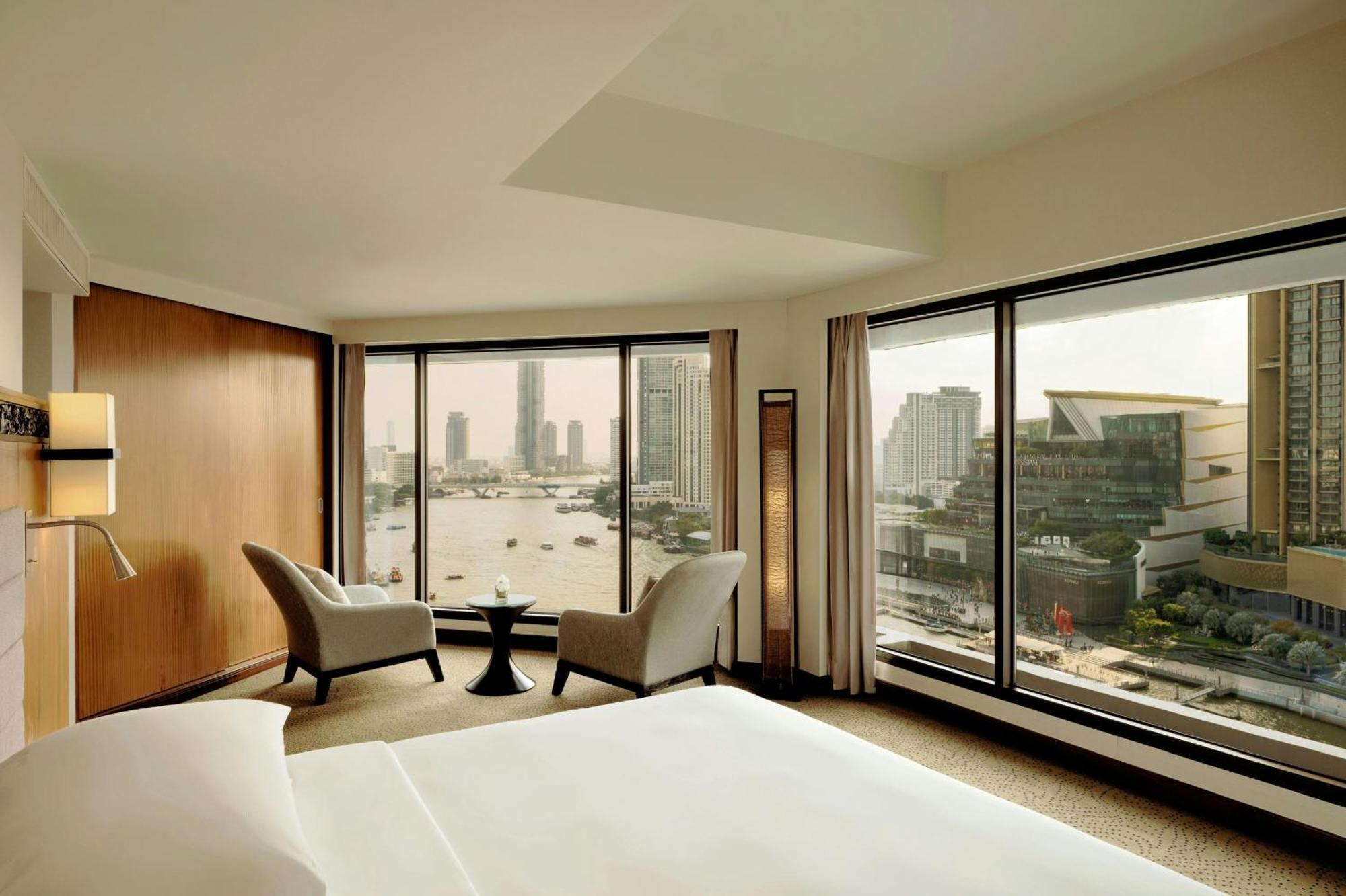Executive Club lounge access 1 Bedroom Executive Suite 1 King River view
