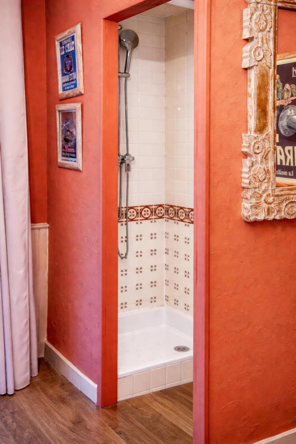 Tweepersoonskamer met Gedeeld Toilet