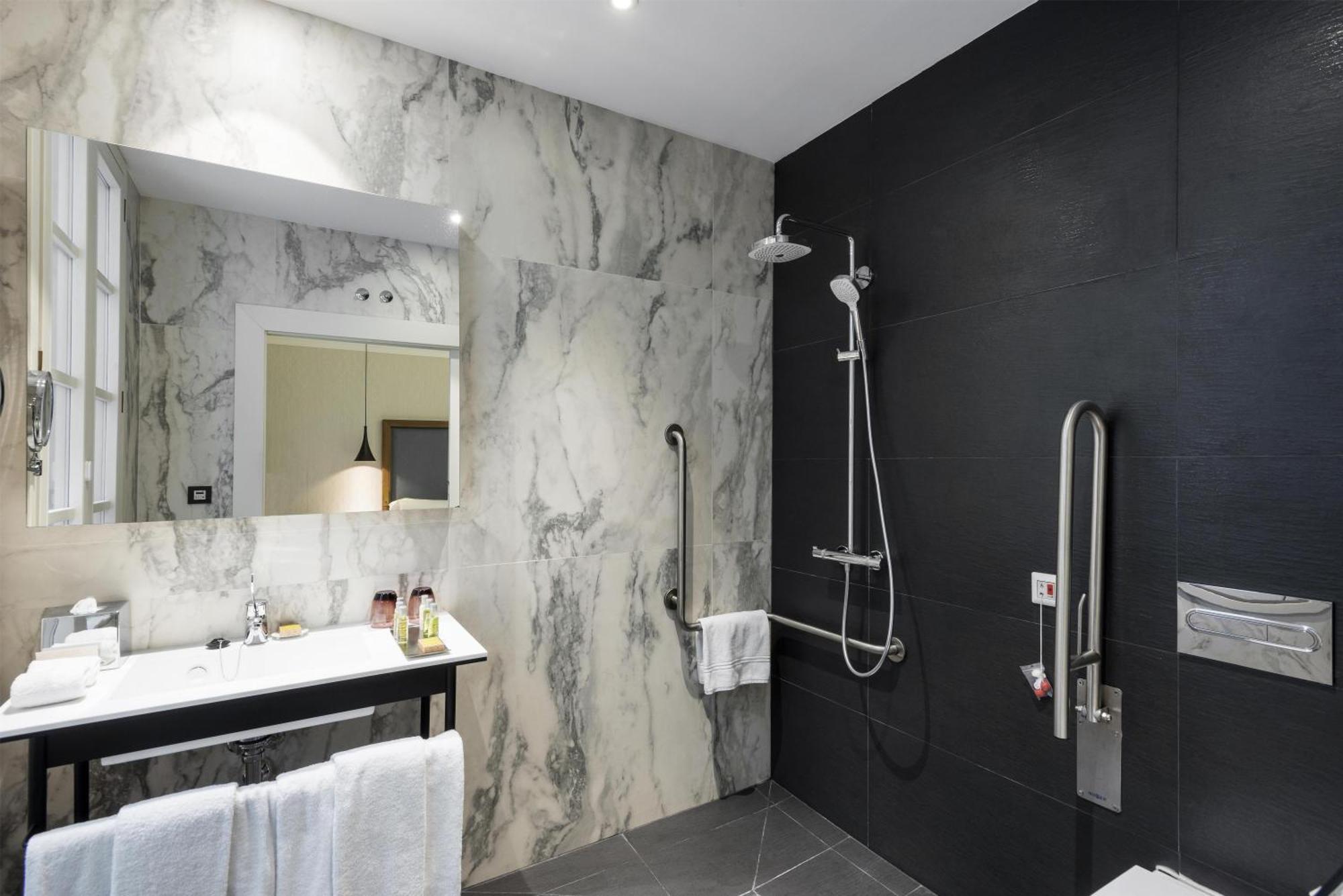 King Room Mobility Access