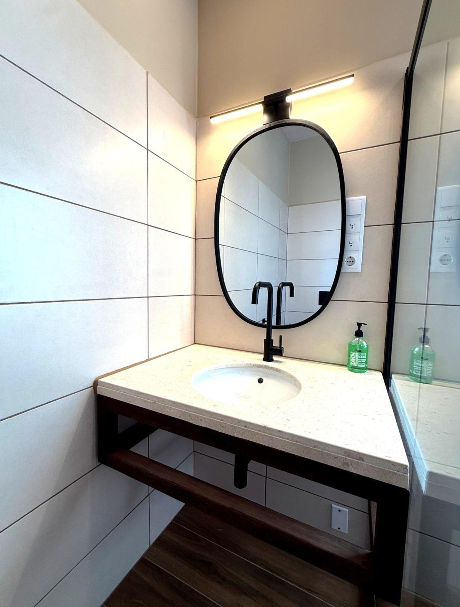 Two-Bedroom Deluxe Apartment Harbour View