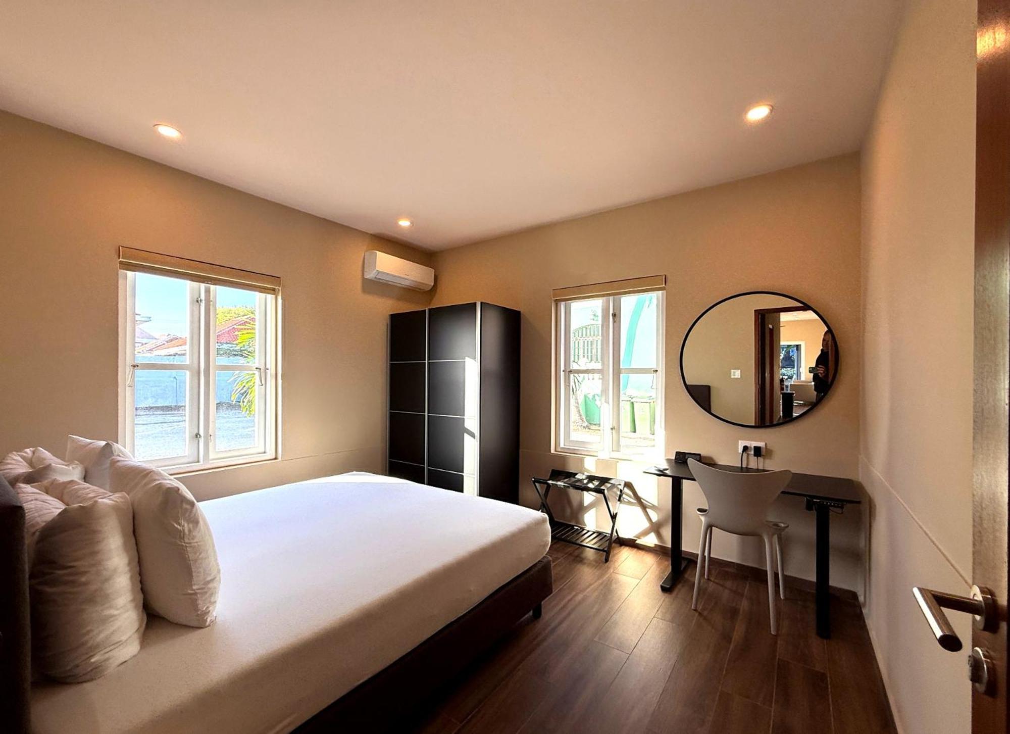 Two-Bedroom Deluxe Apartment Harbour View