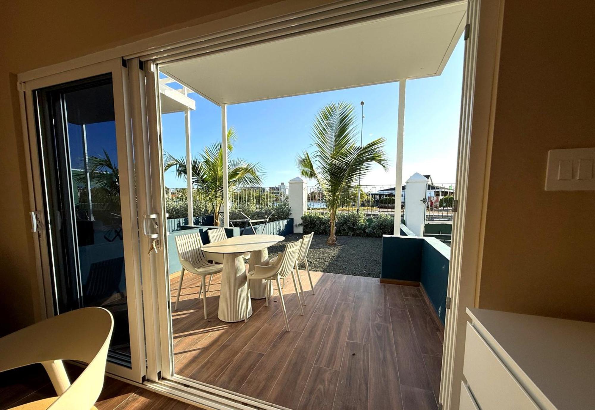 Two-Bedroom Deluxe Apartment Harbour View