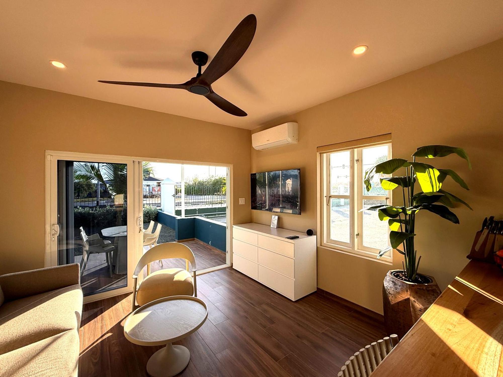 Two-Bedroom Deluxe Apartment Harbour View