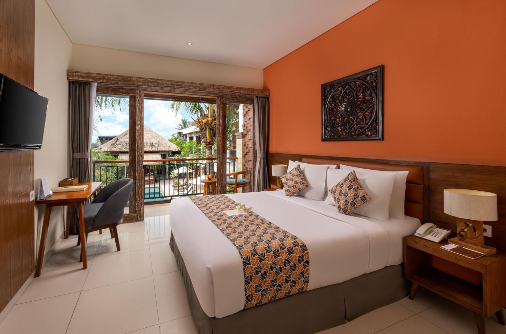 Deluxe Room Pool View