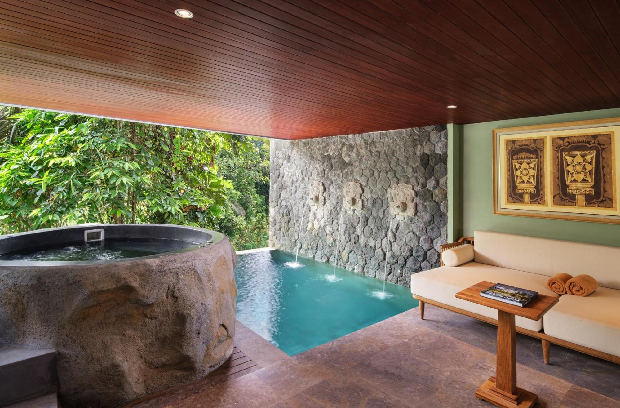 Riverview Heated Pool Villa Jacuzzi