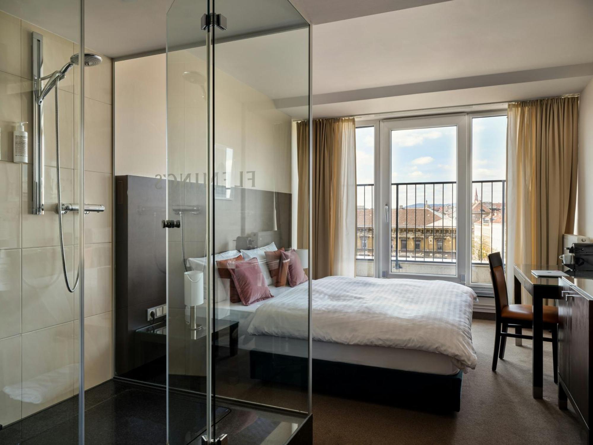 Comfort Kamer met Queensize Bed