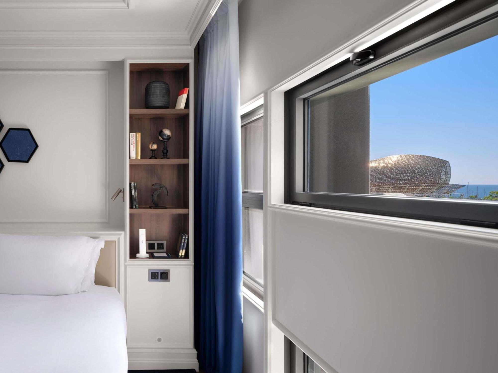 Prestige Suite met woonkamer en uitzicht op zee