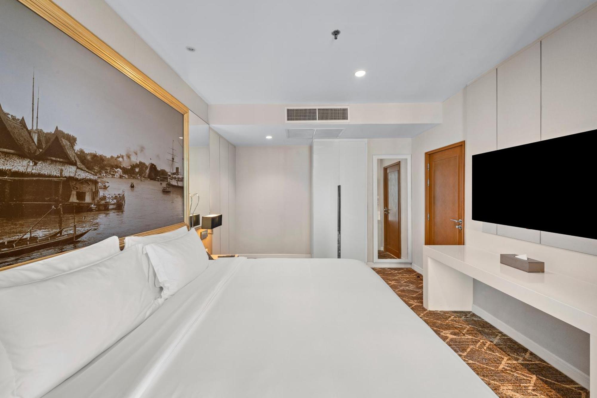 Junior Balcony Suite