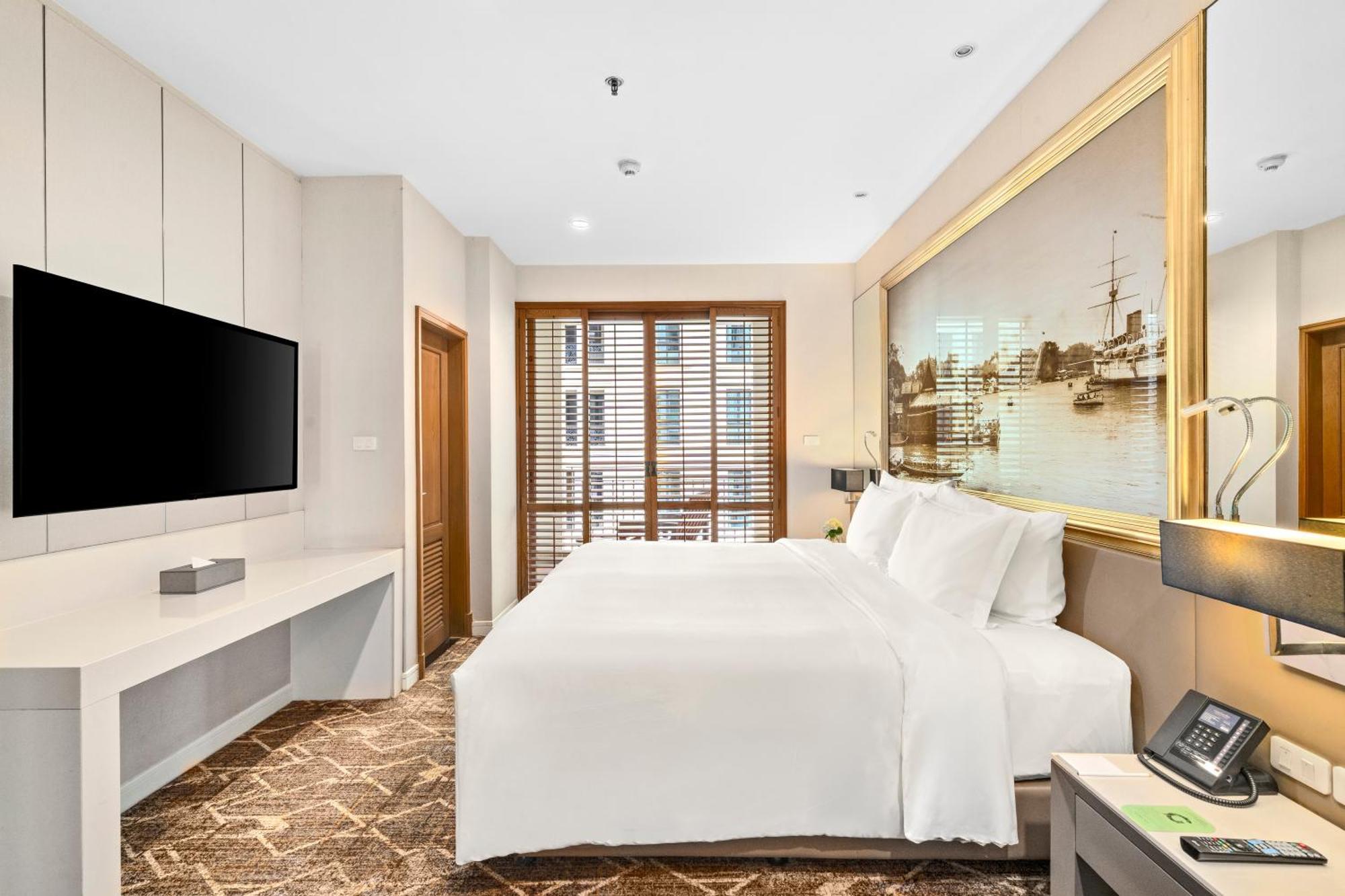 Junior Balcony Suite