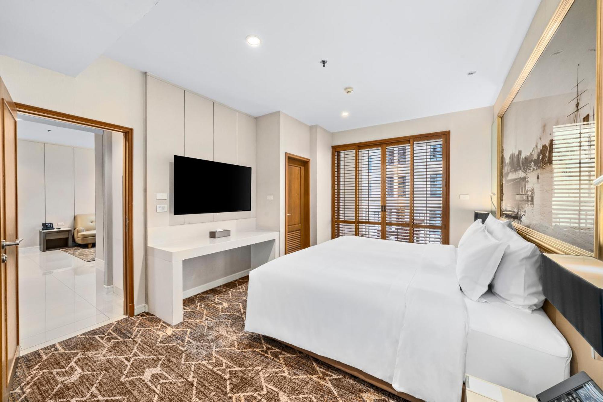 Junior Balcony Suite