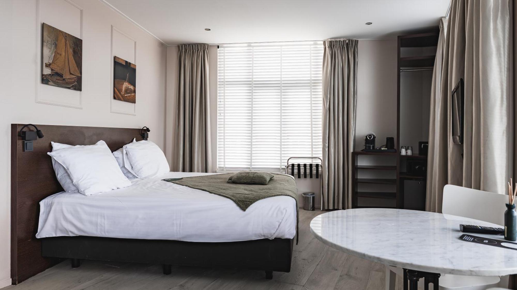 Deluxe Tweepersoonskamer met 1 of 2 Bedden en Uitzicht op het Meer