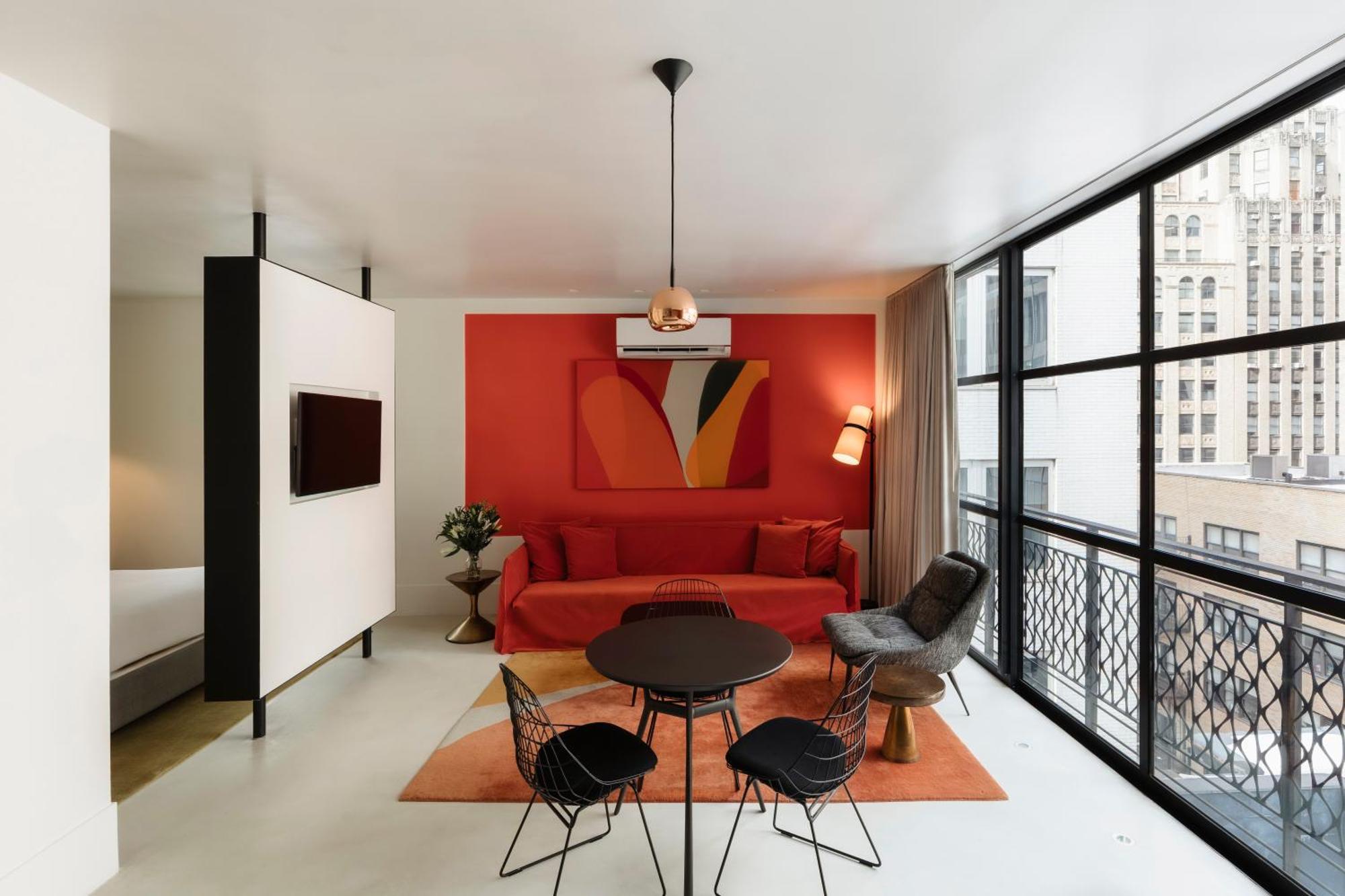 Deluxe Suite