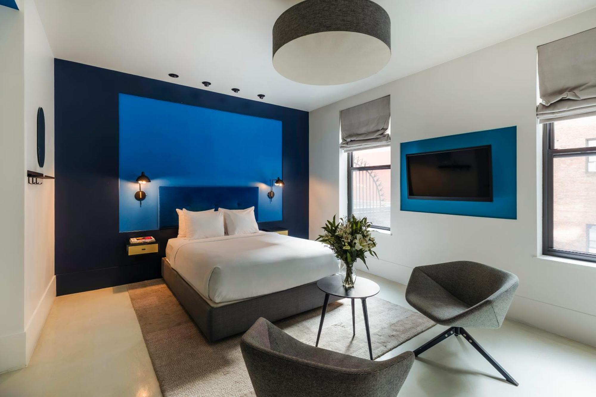 Studio met Queensize Bed