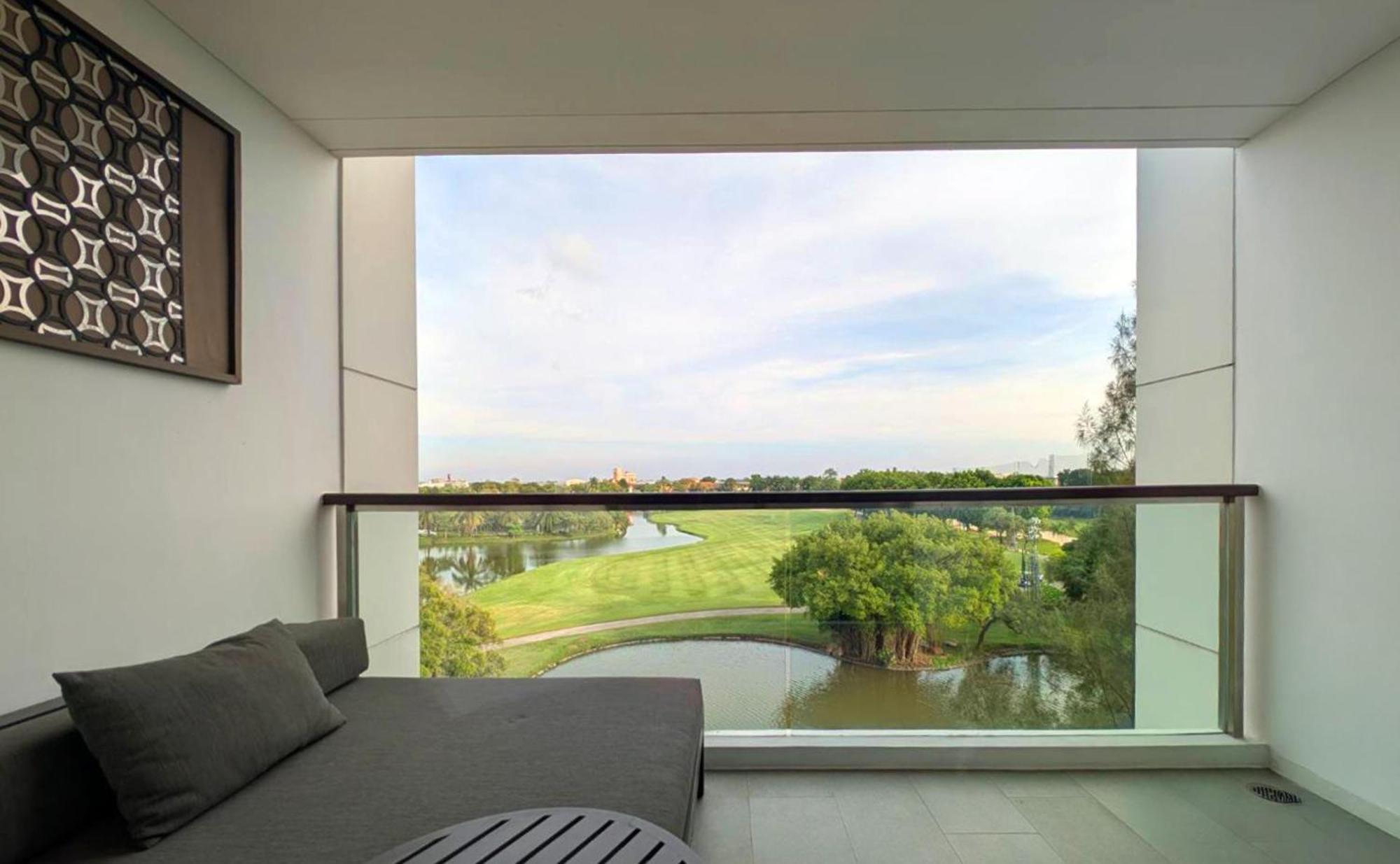 King Deluxe Suite Golf View