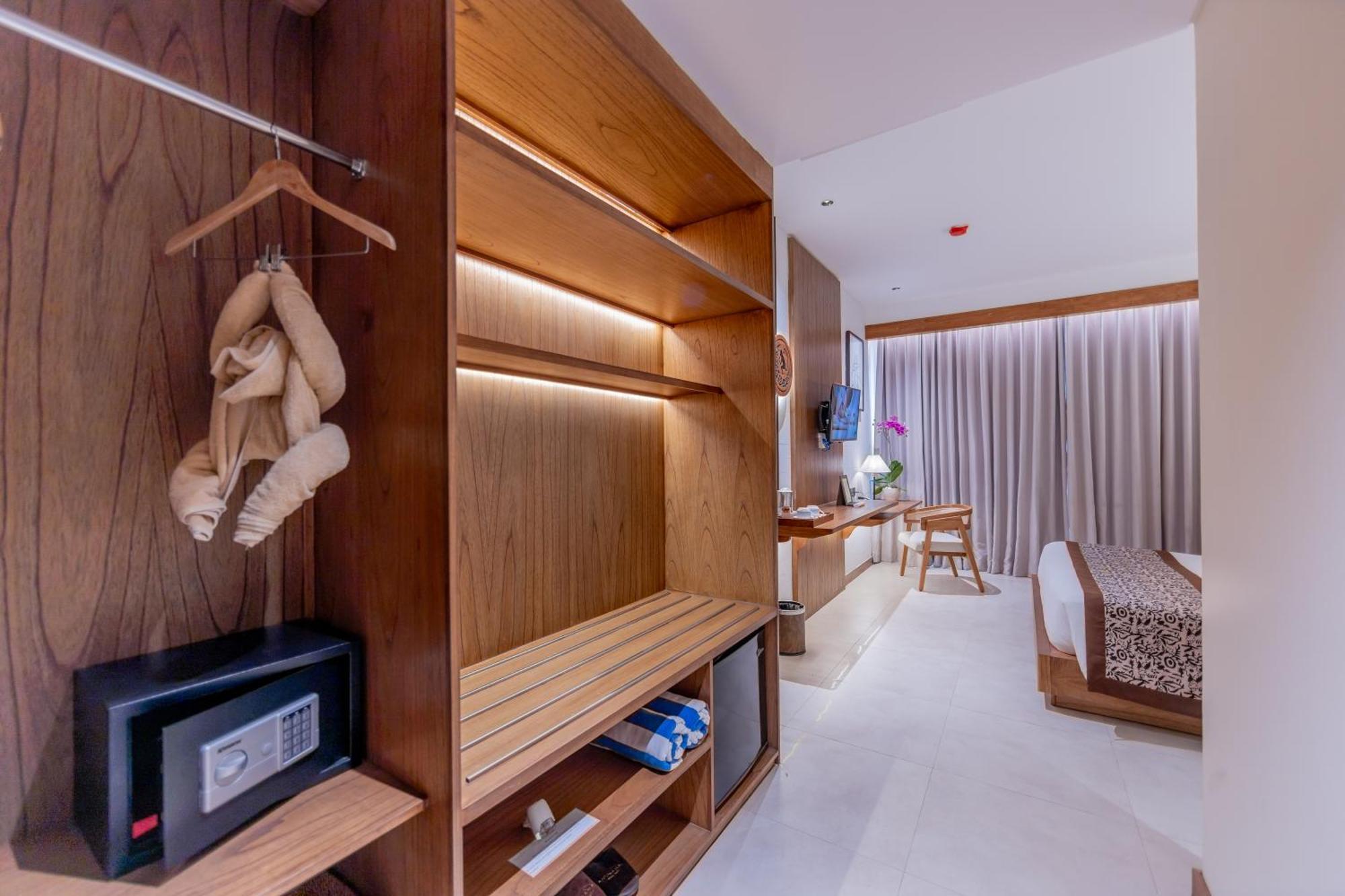Best Deal Deluxe Double or Twin Room Pool View