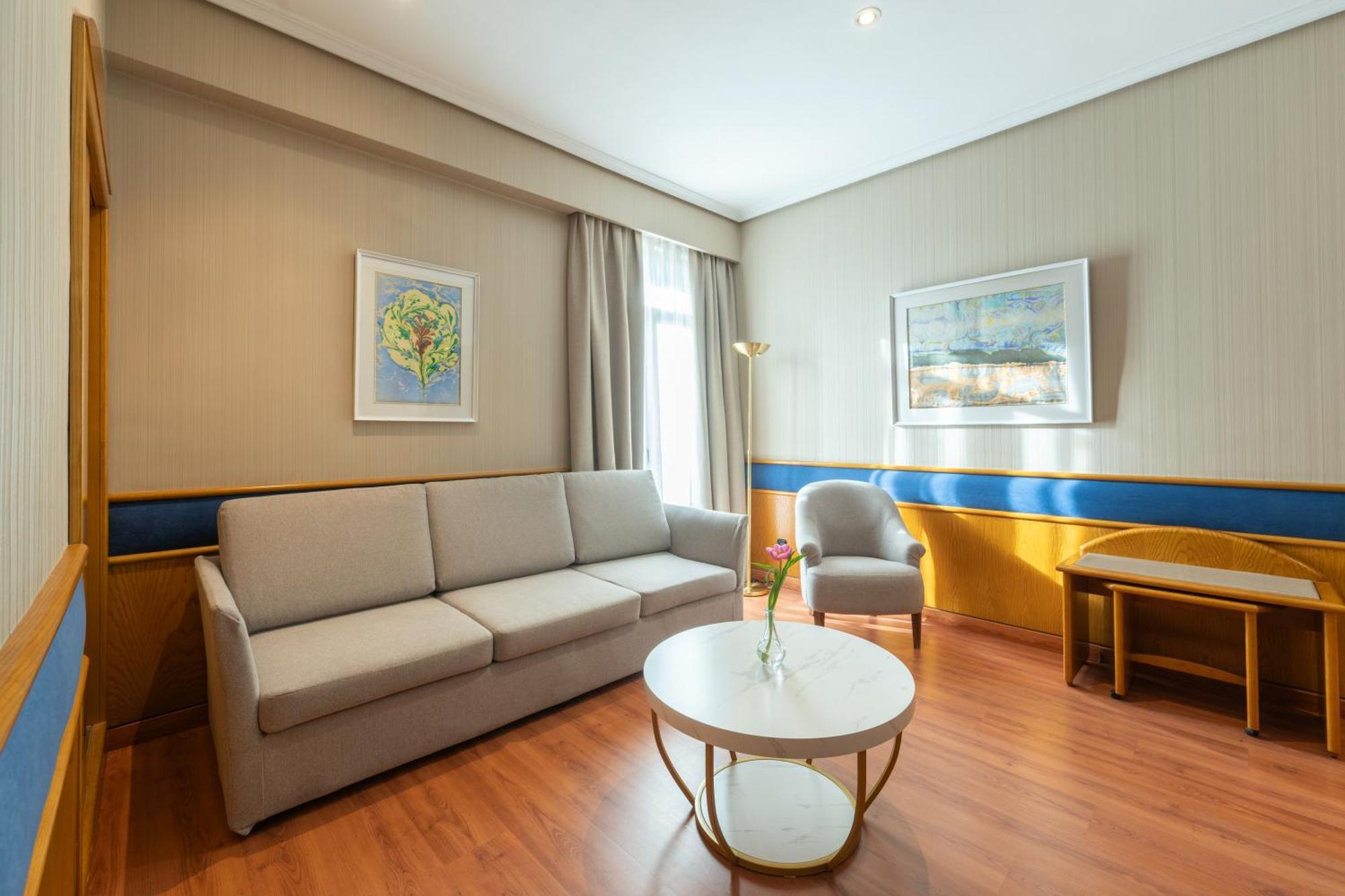 Standard Family Room