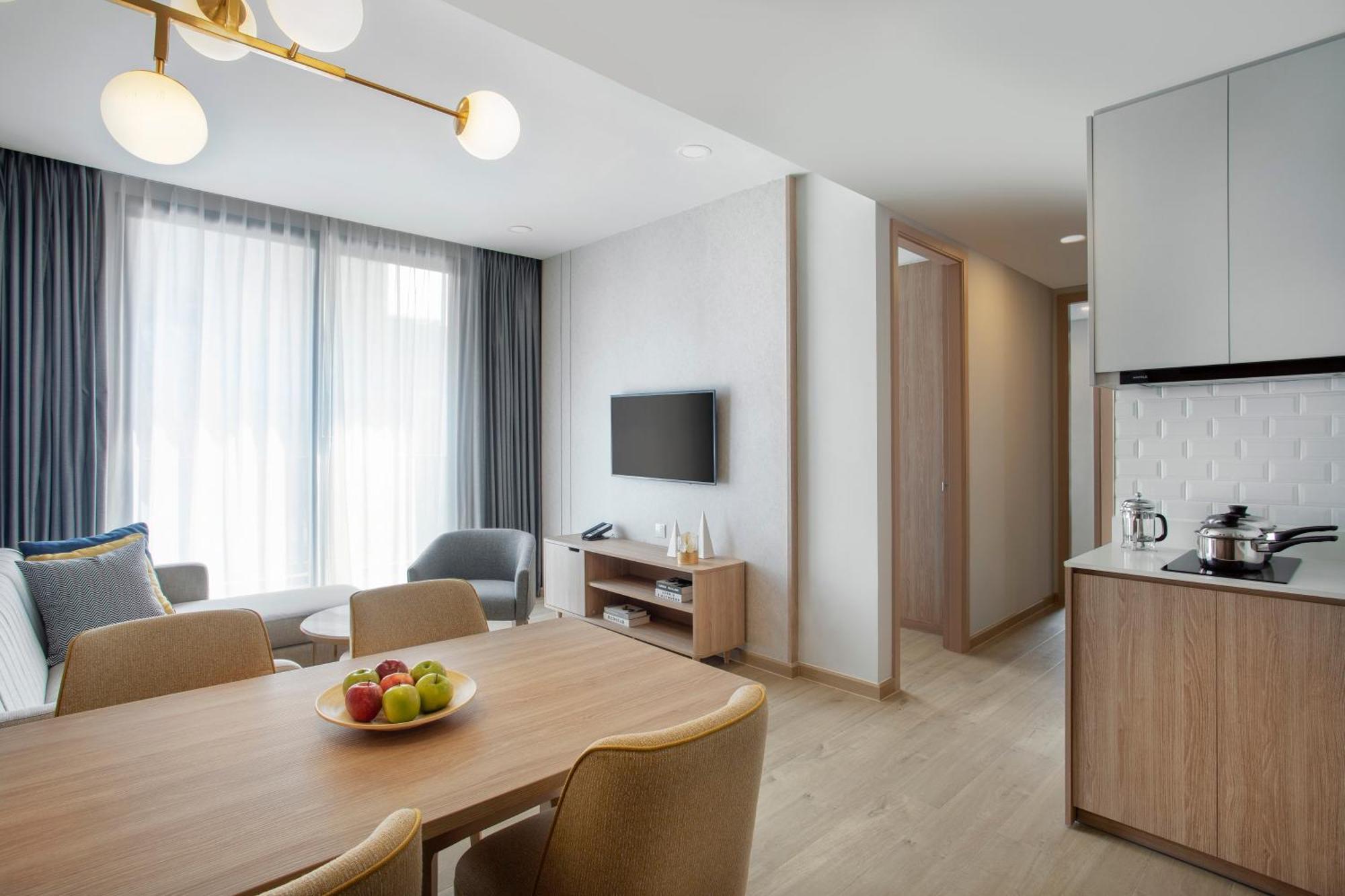 Two-Bedroom Suites One King Two Twin Beds