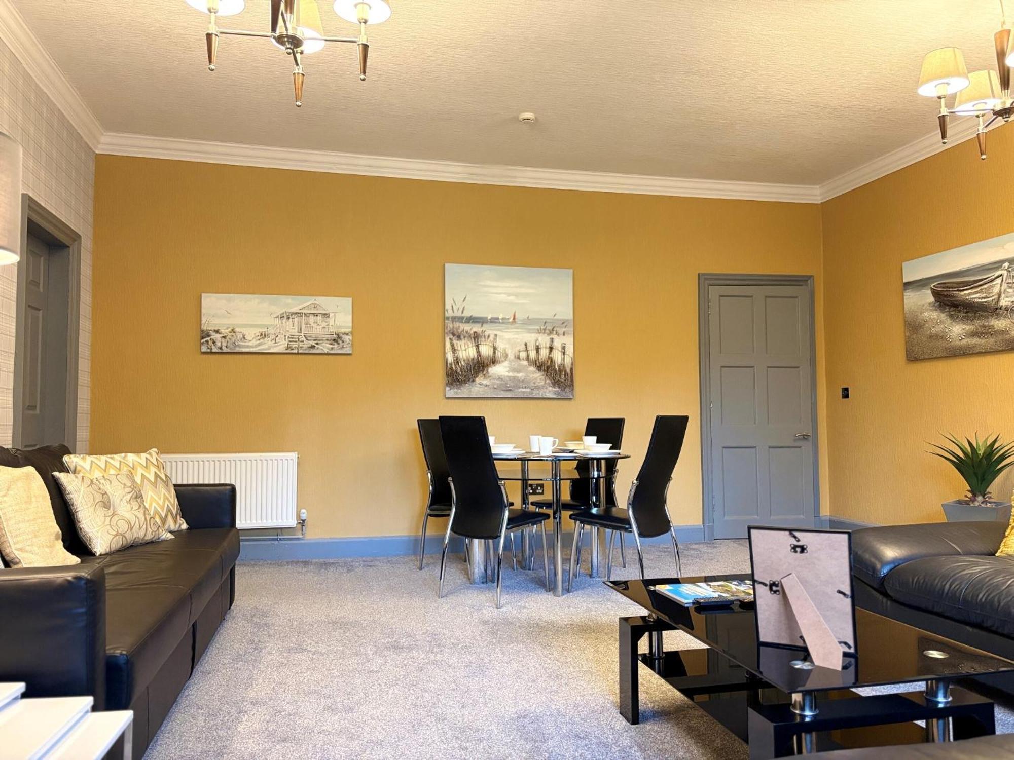 Deluxe Apartment