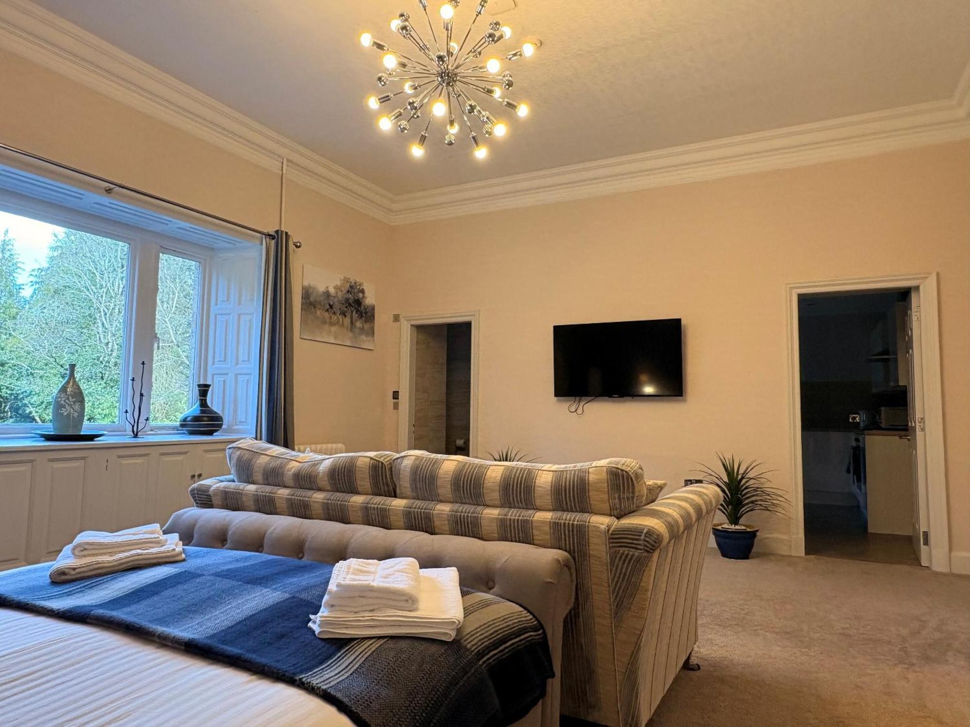 Deluxe Apartment