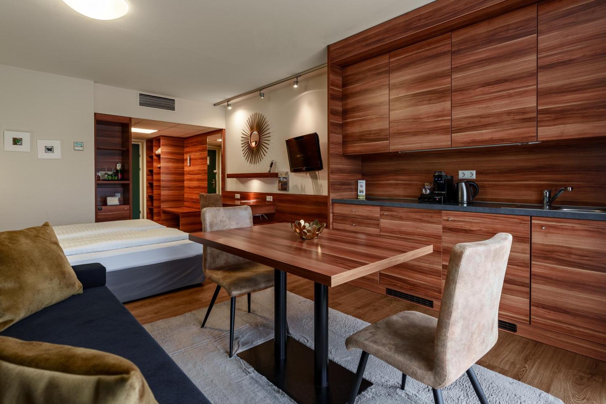 Superior Studio Adjoining Building