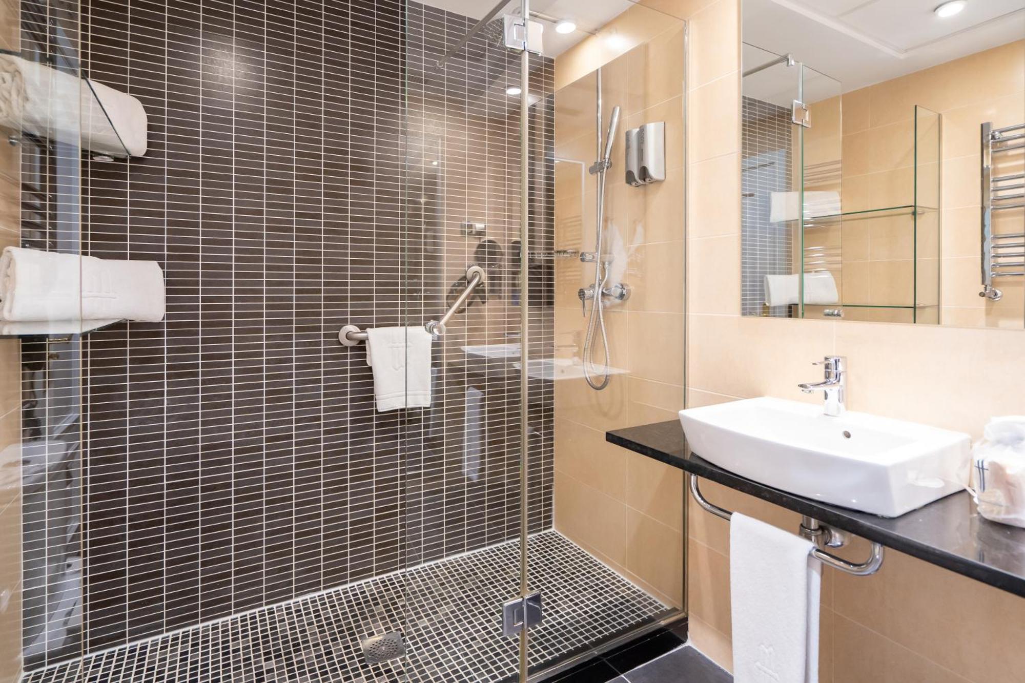 Basic double or single room