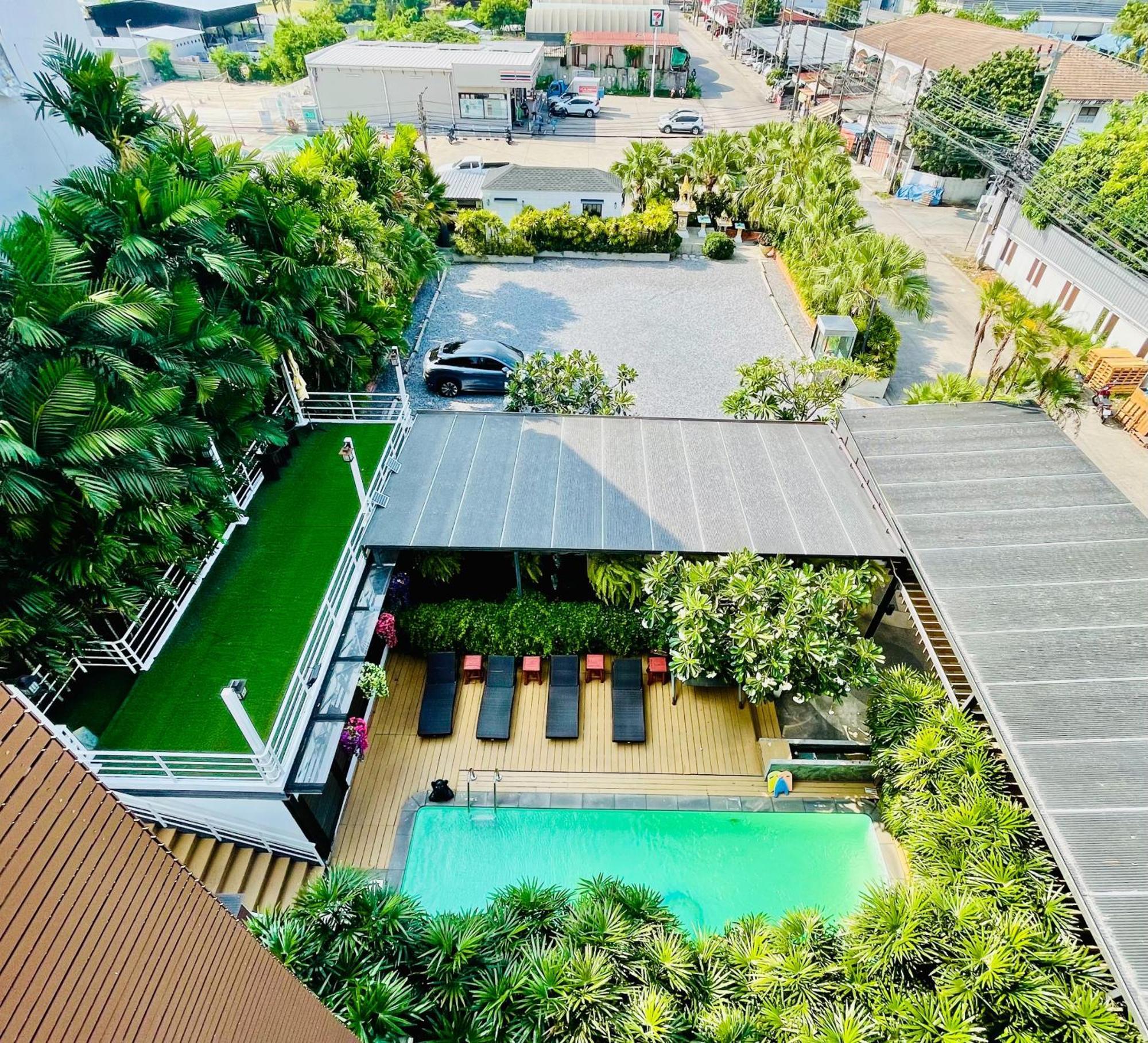 Junior Suite Pool View