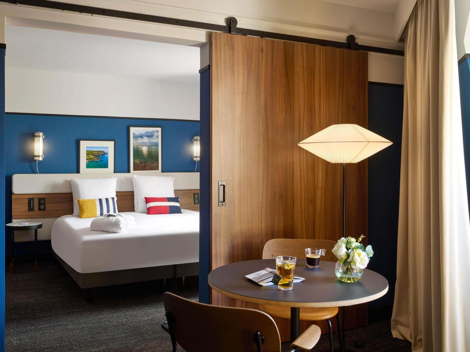 Familiekamer met Tweepersoonsbed en Slaapbank