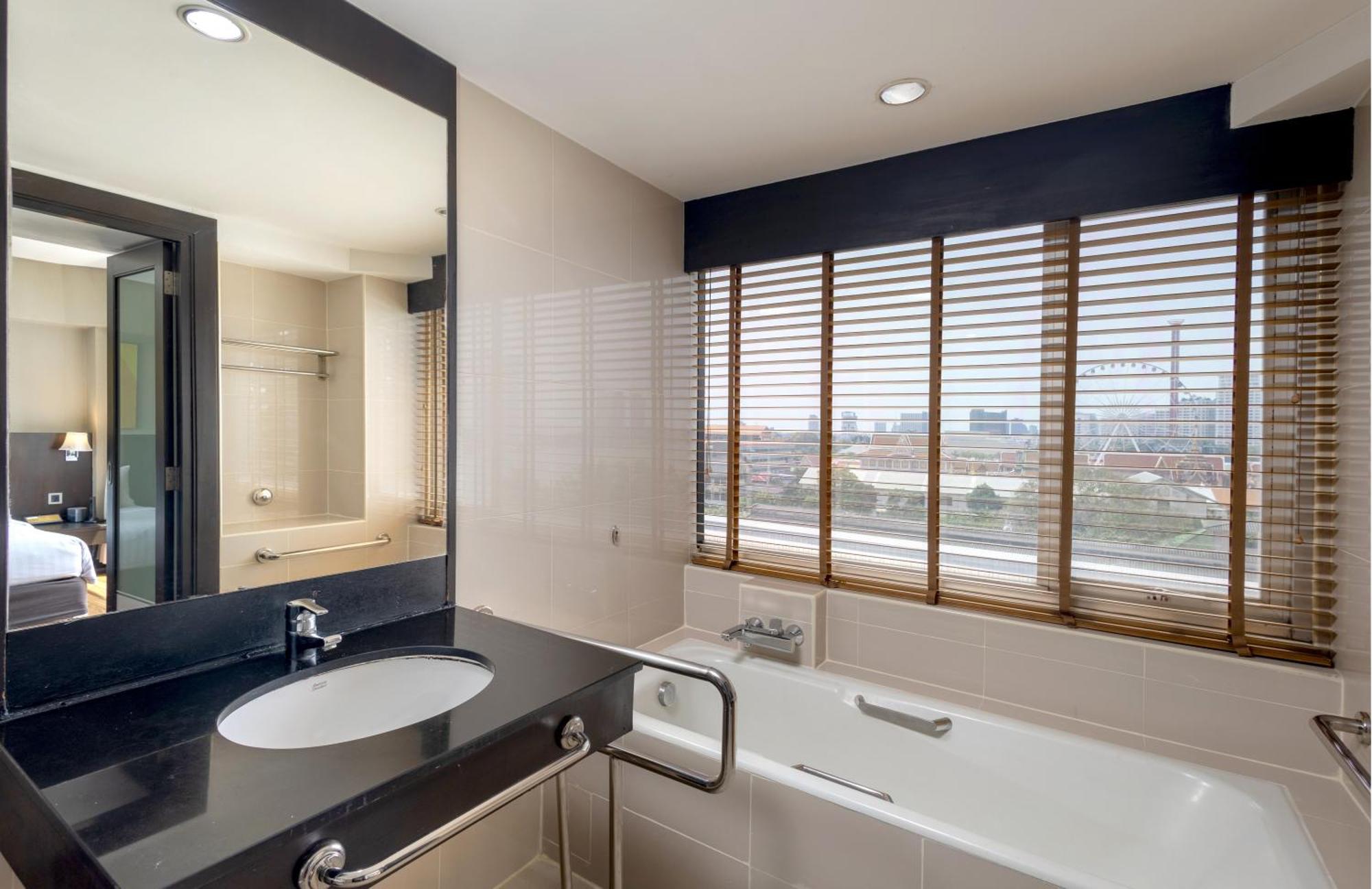Grand Deluxe King Room