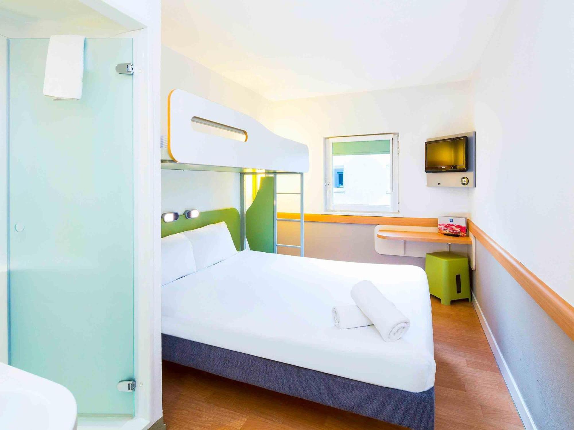 Triple Room Double Bed Bunk Bed