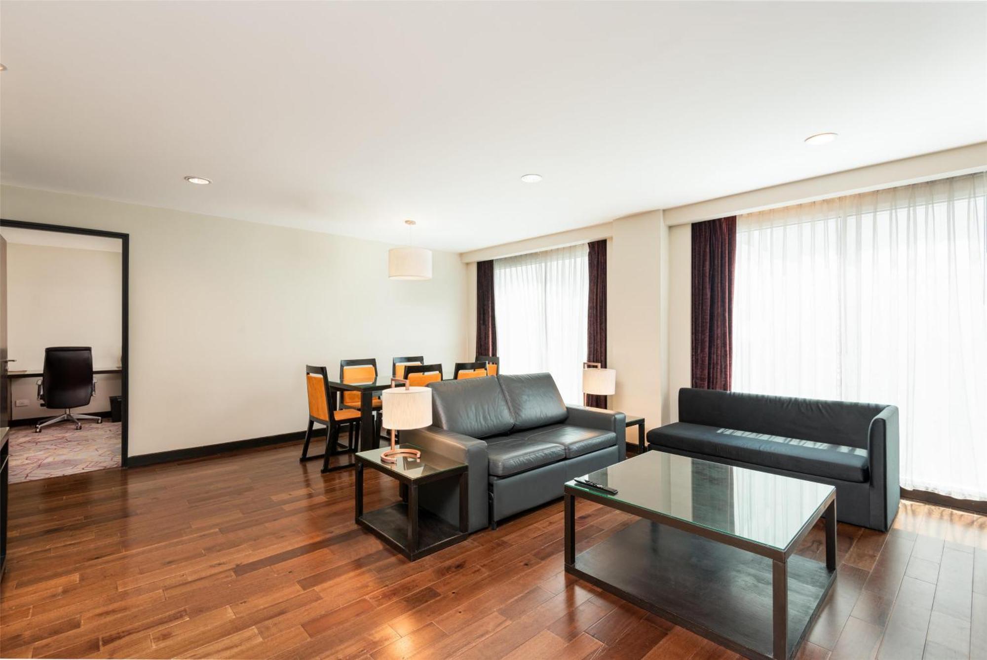 One-Bedroom Premium Suite