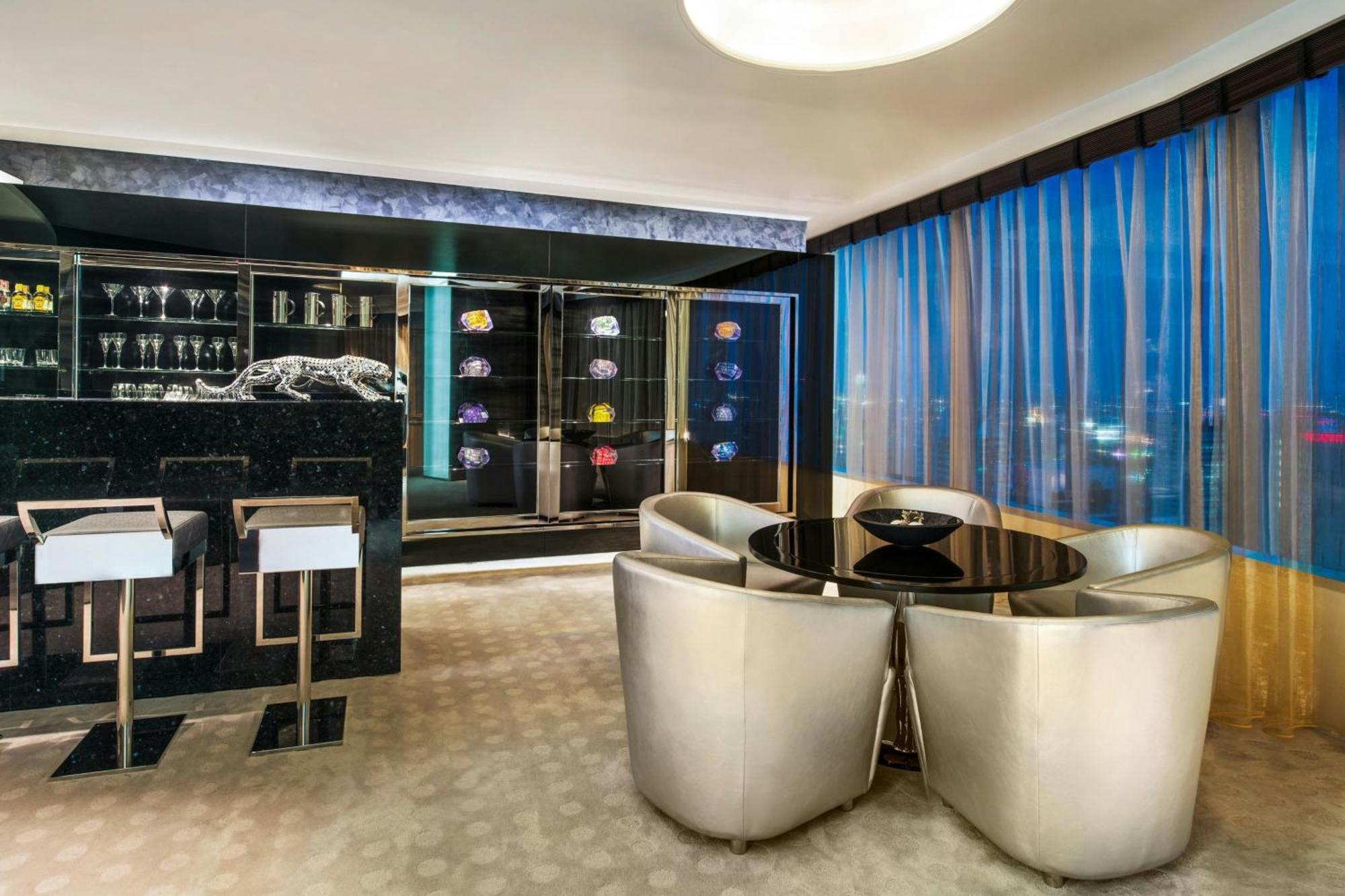 One-Bedroom Vice Preseidential Penthouse King Suite