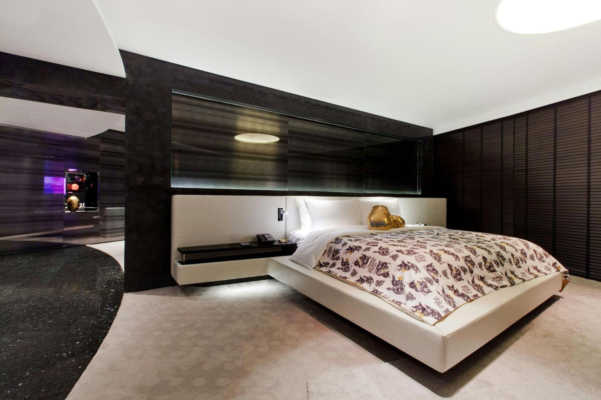 One-Bedroom Vice Preseidential Penthouse King Suite