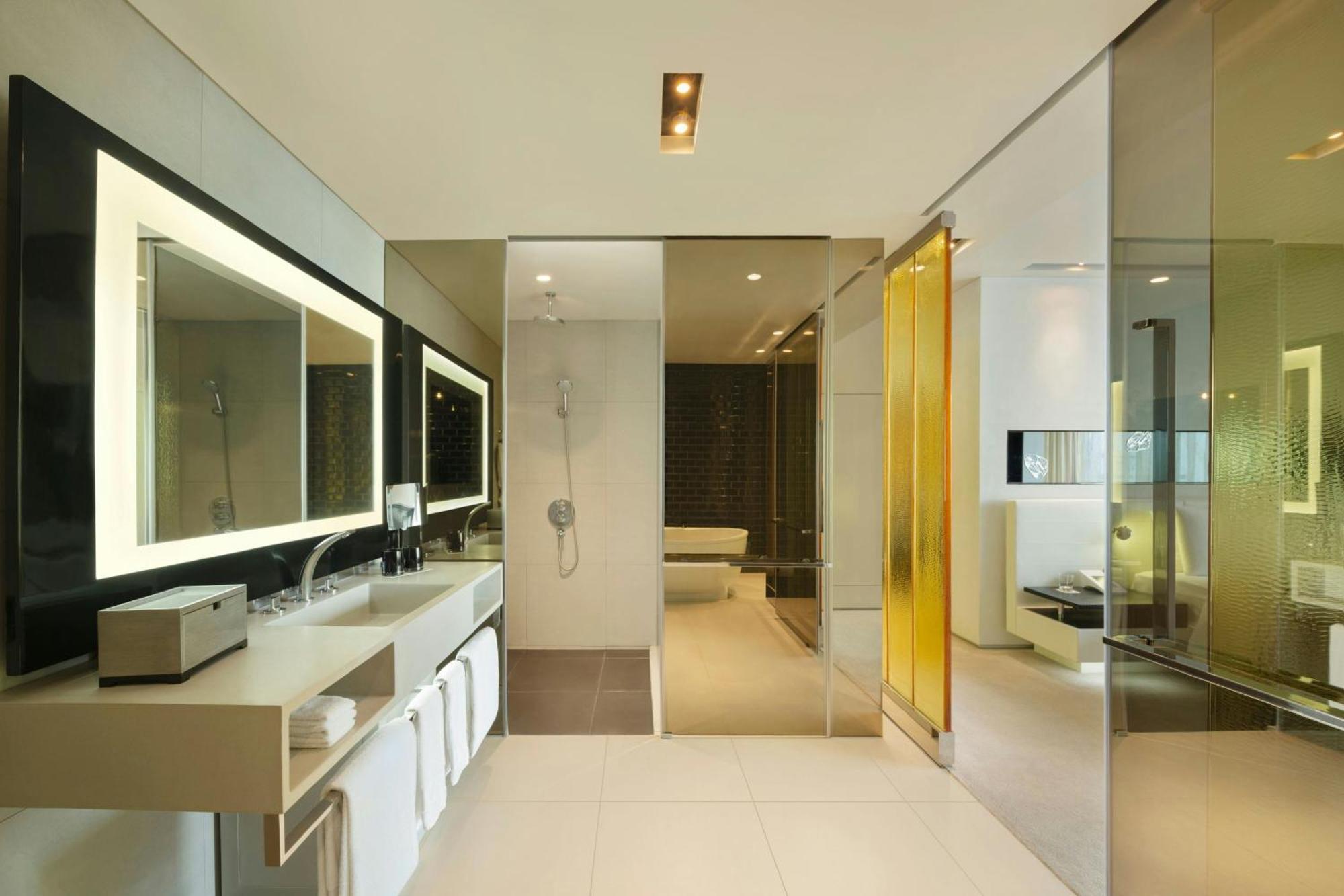 One-Bedroom Urban King Suite High Floor