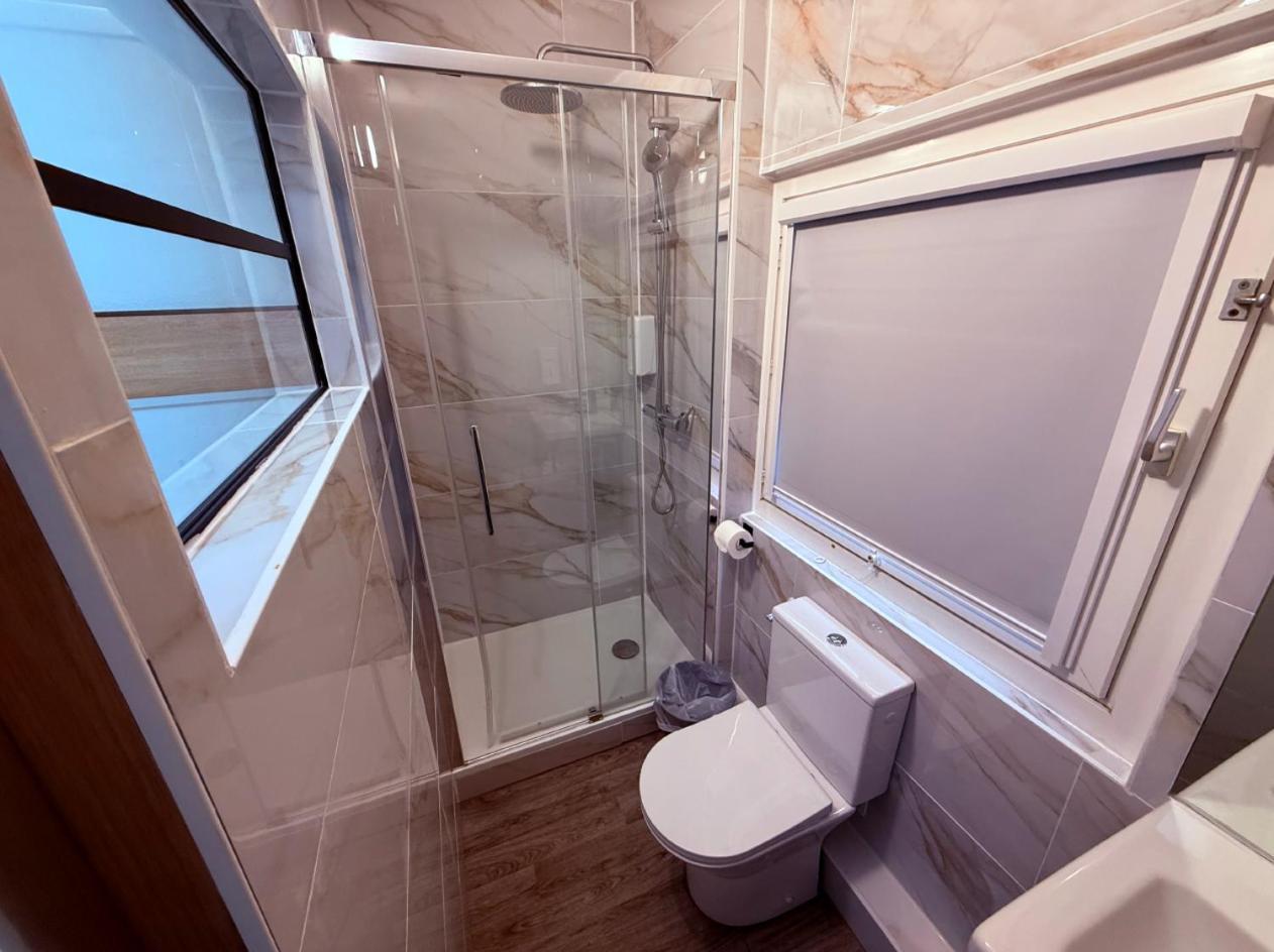 Double Room Private Bathroom