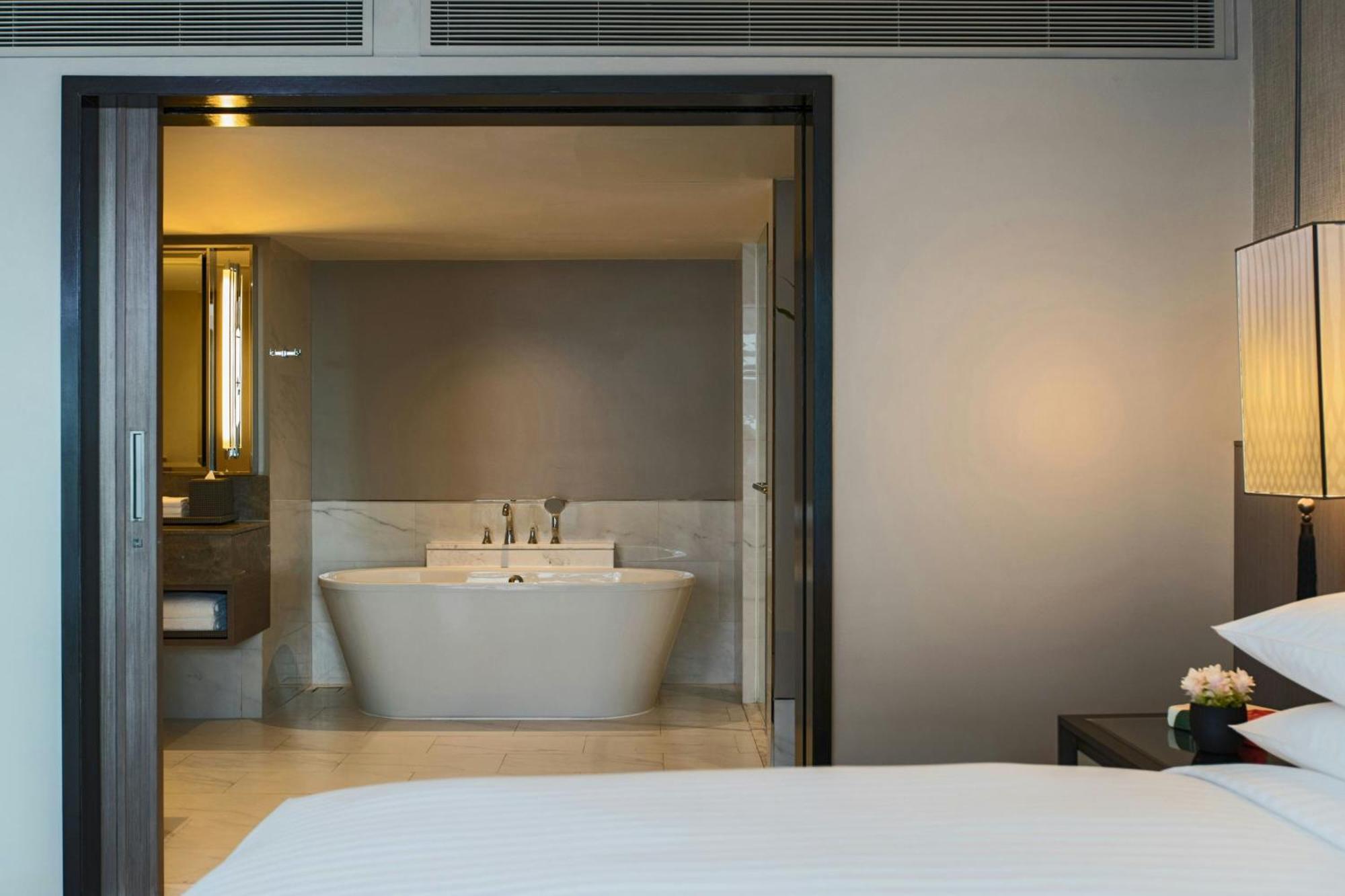 M 1 Bedroom Suite M Club lounge access 1 Bedroom Suite 1 King