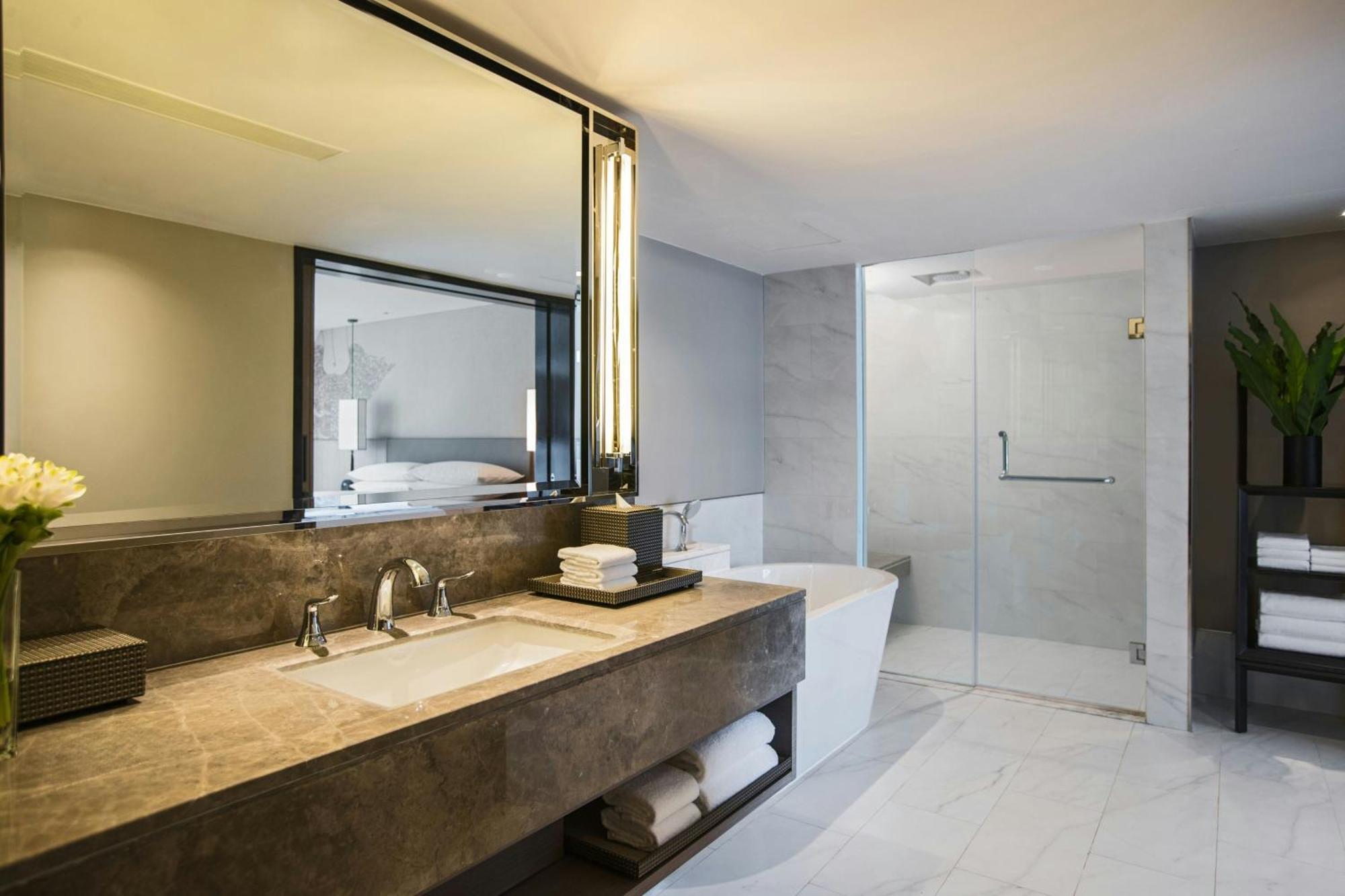 M 1 Bedroom Suite M Club lounge access 1 Bedroom Suite 1 King