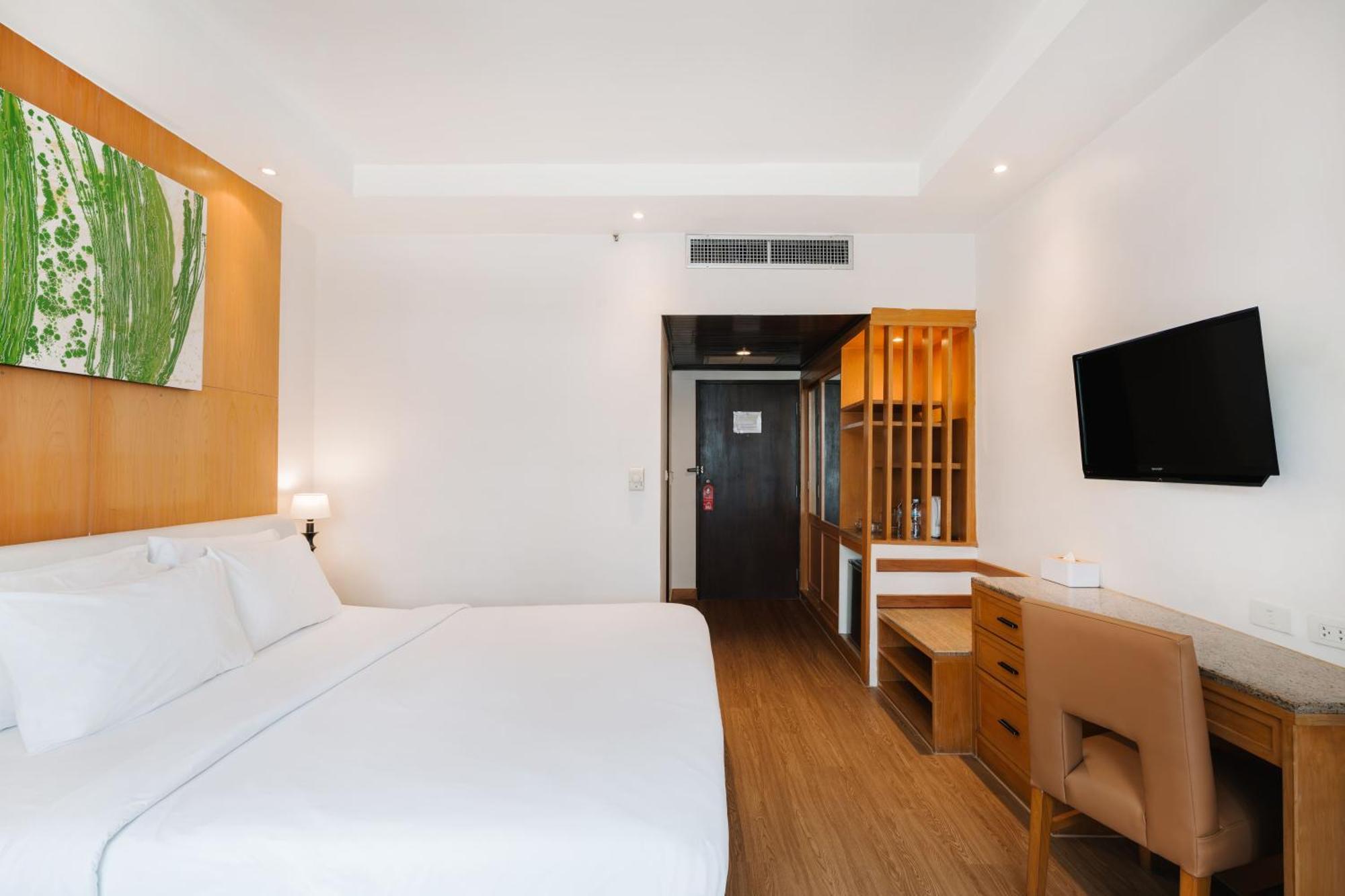 Pinnacle Room King