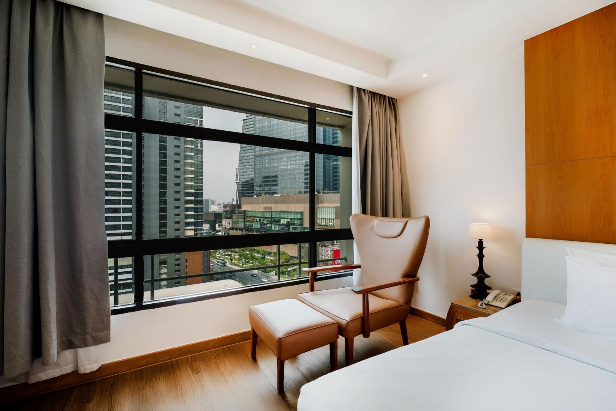 Pinnacle Room King