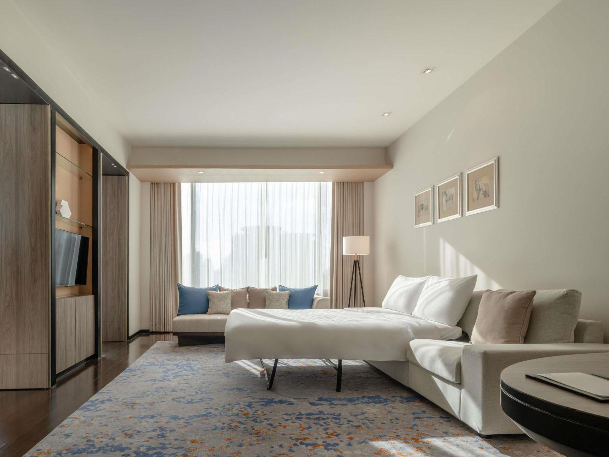 Executive Family Suite Piano Club Privilege