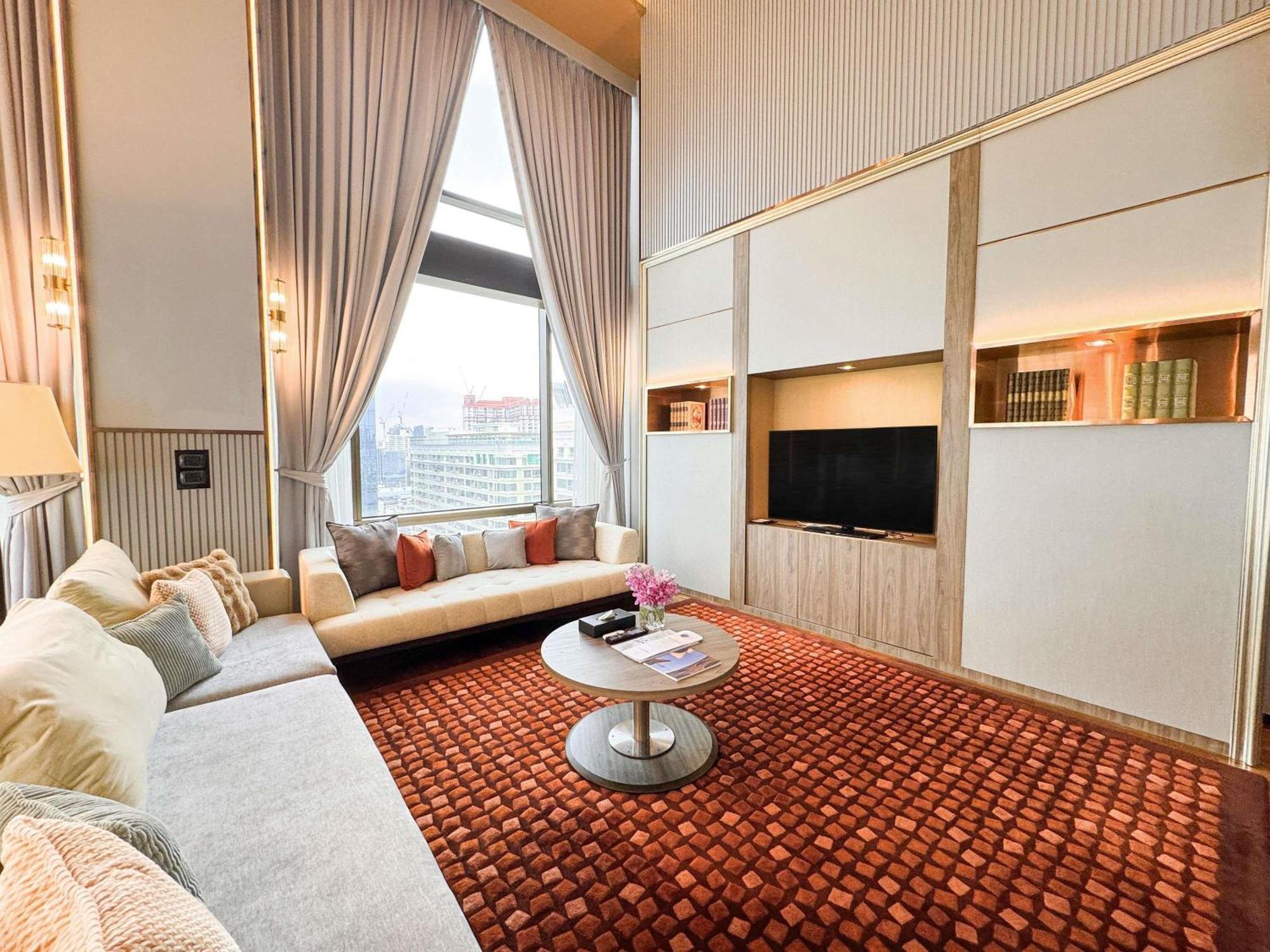 Grand Duplex Two-Bedroom Duplex Suite Piano Club Privilege