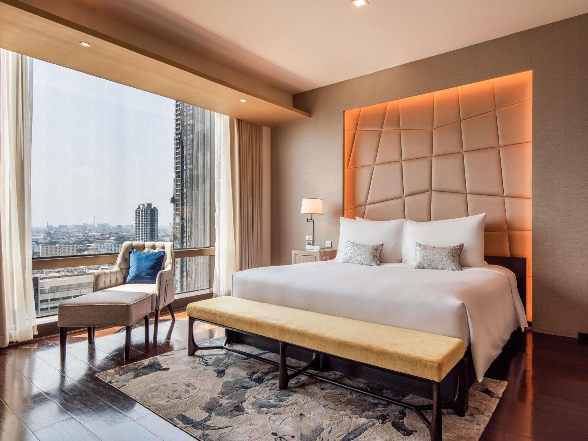 Two-Bedroom Suite Piano Club Privilege