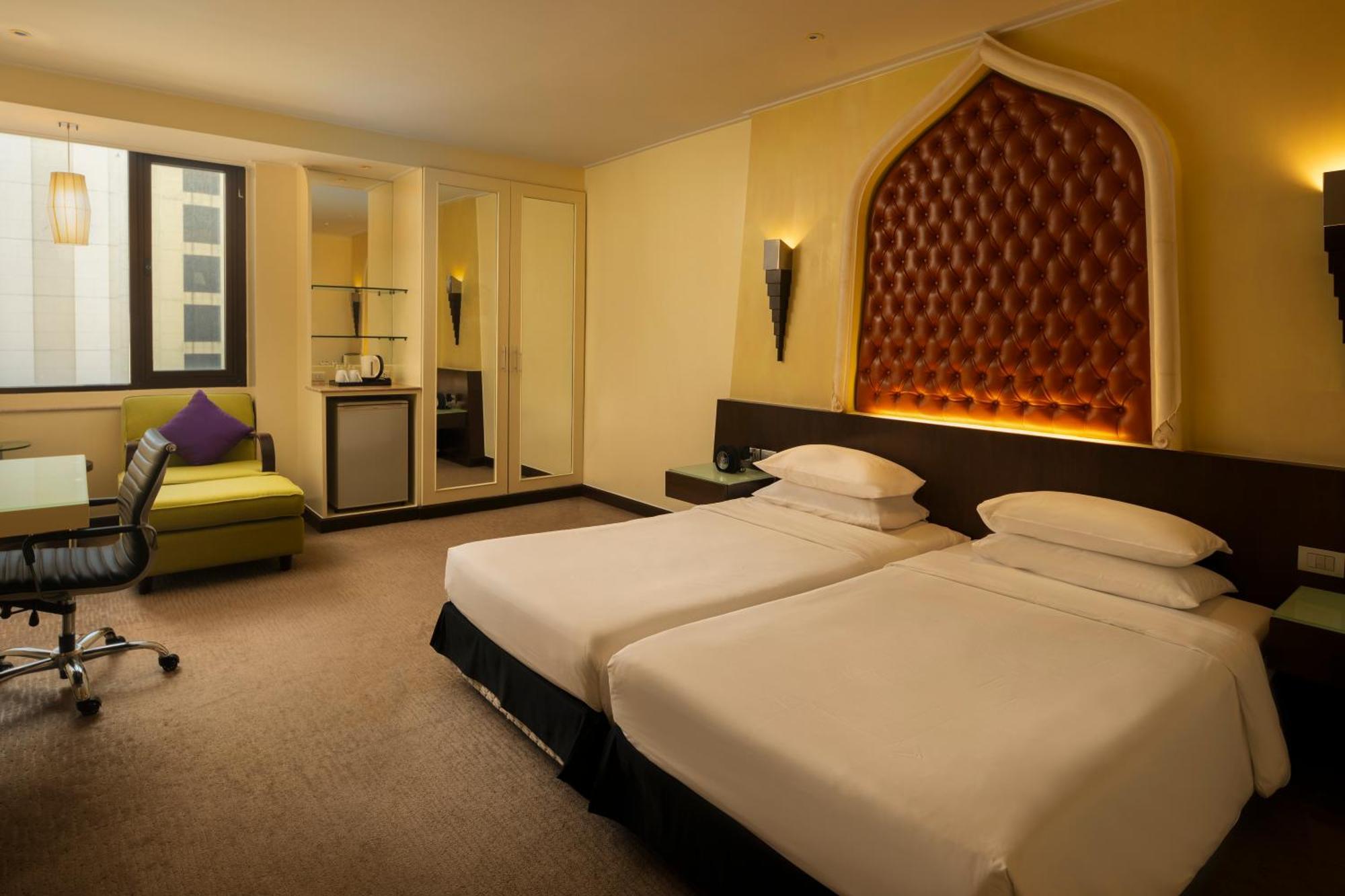 Studio King Bed Corner Wing