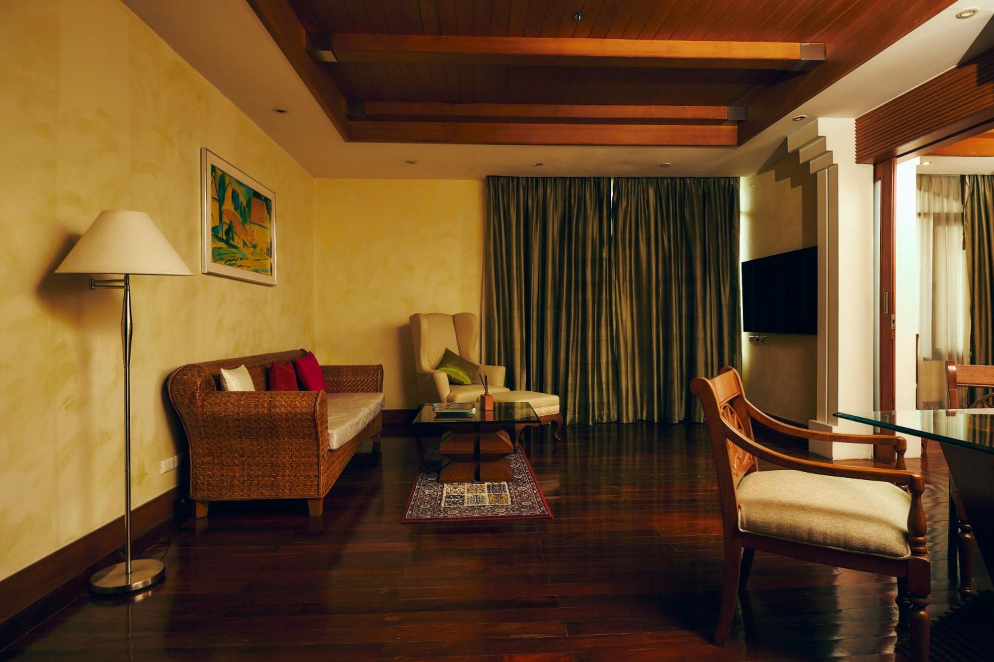 Davis Two-Bedroom Suite Main Wing