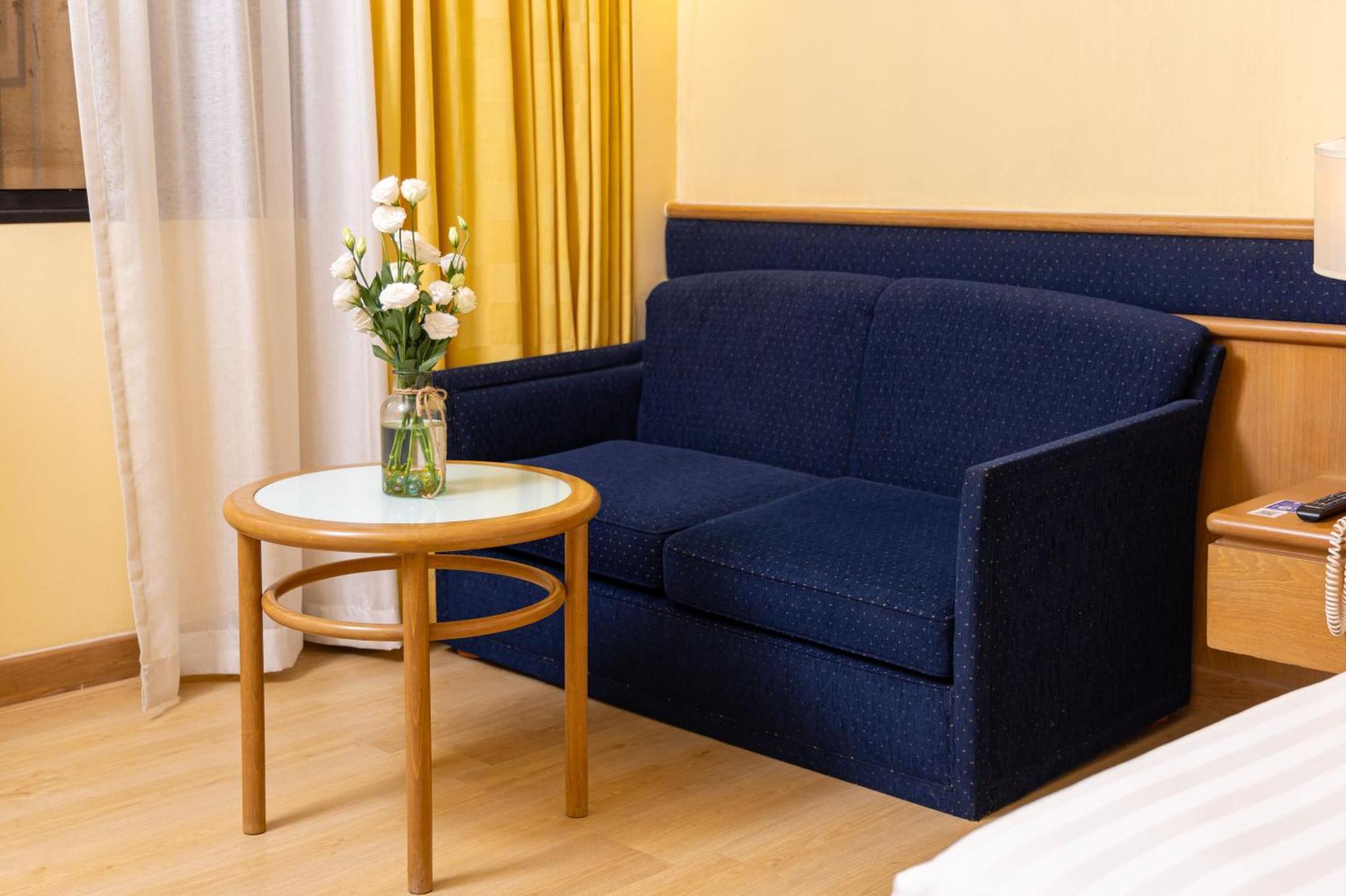 Standard Queen Room