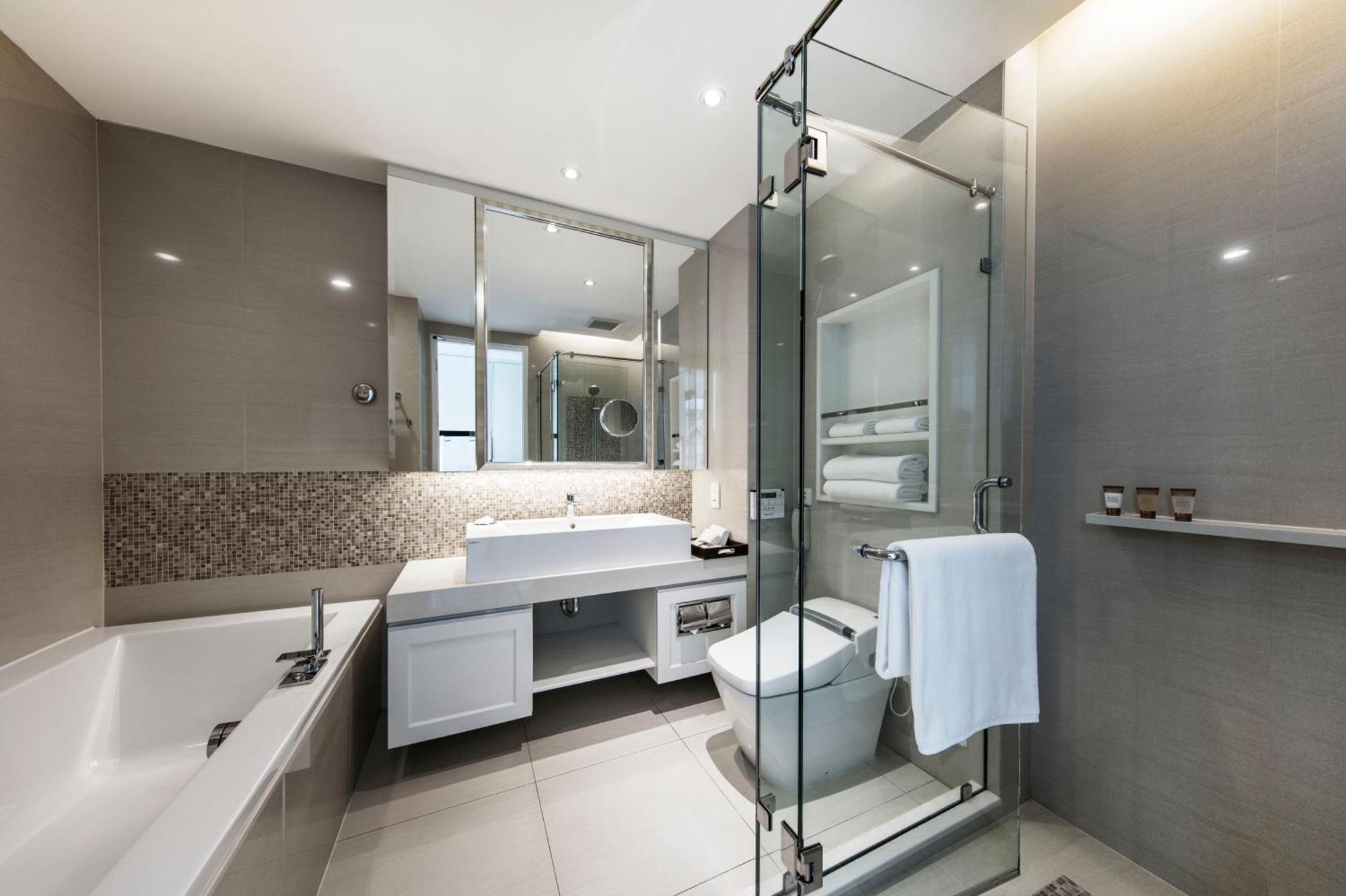 Deluxe Family Connecting Room