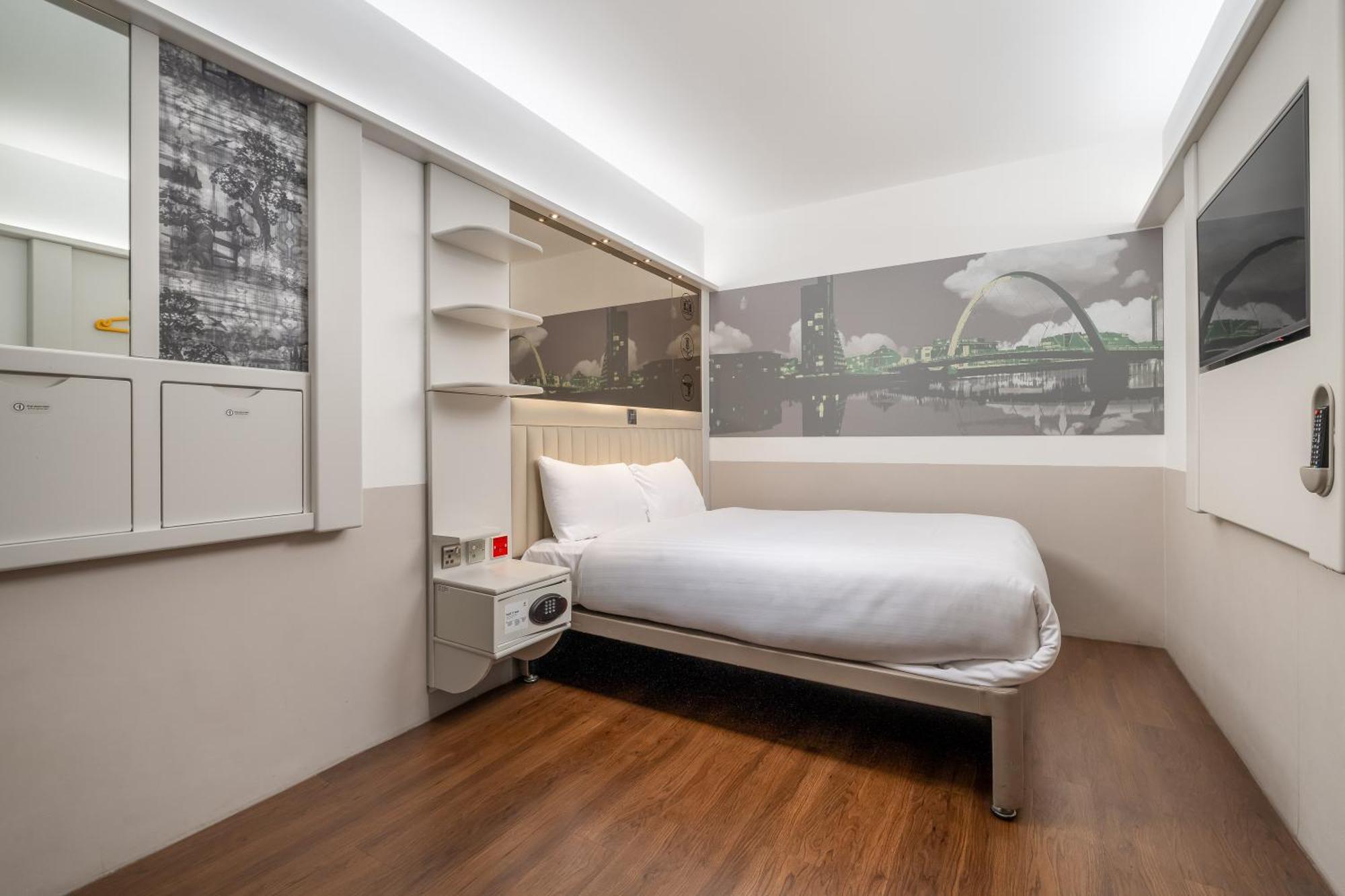 Accessible Double without Window