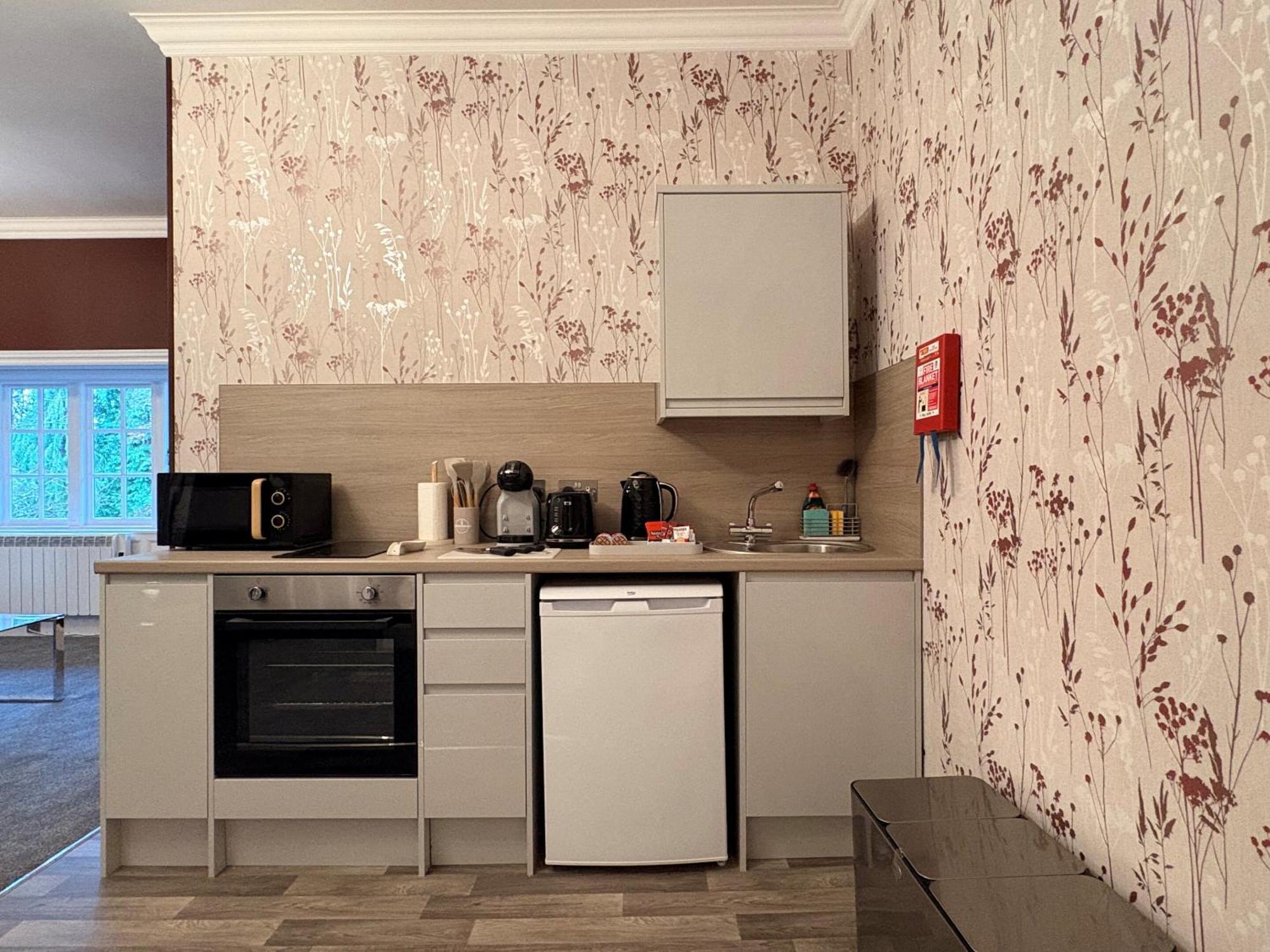 Deluxe Studio