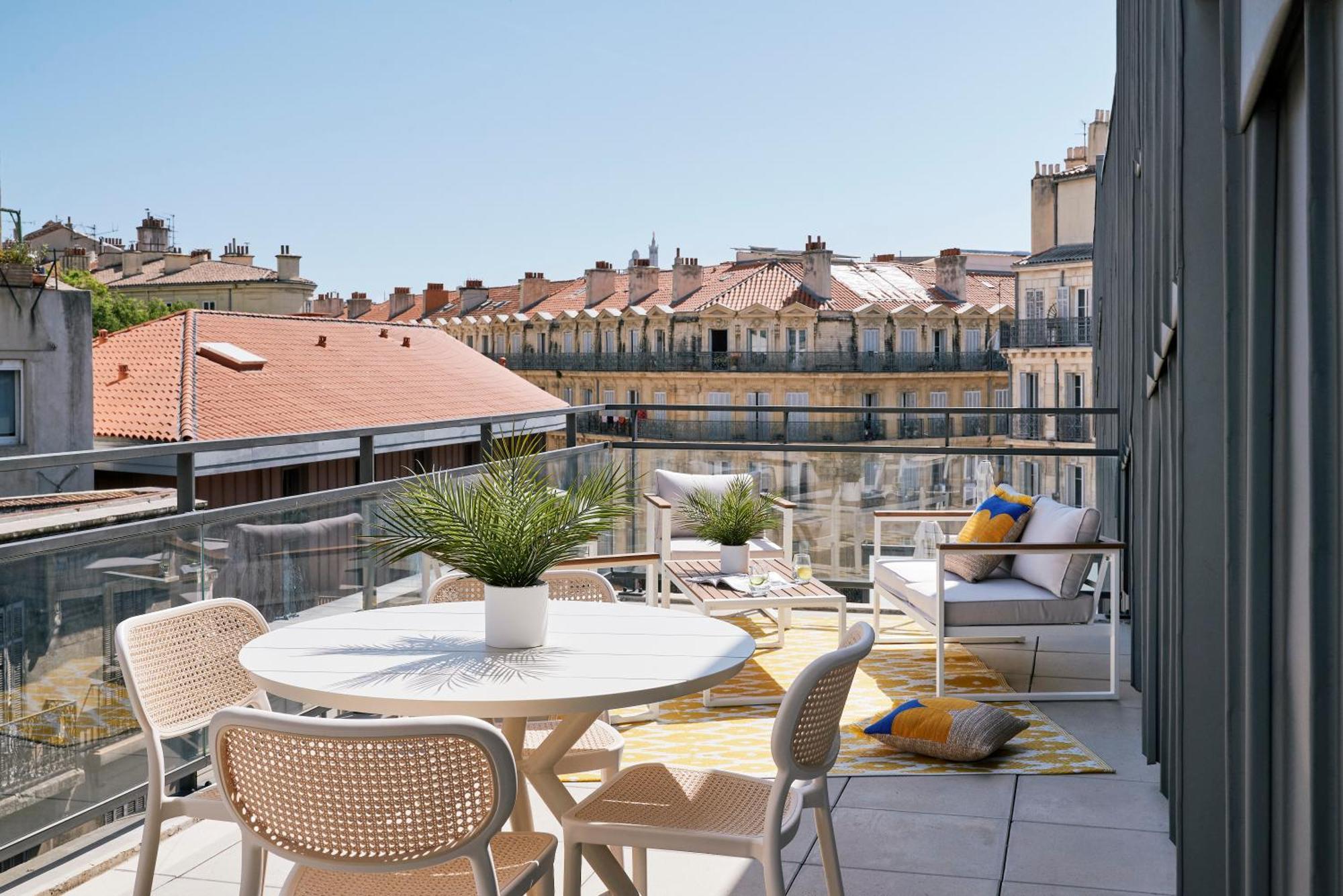 Tweepersoonskamer met Terras