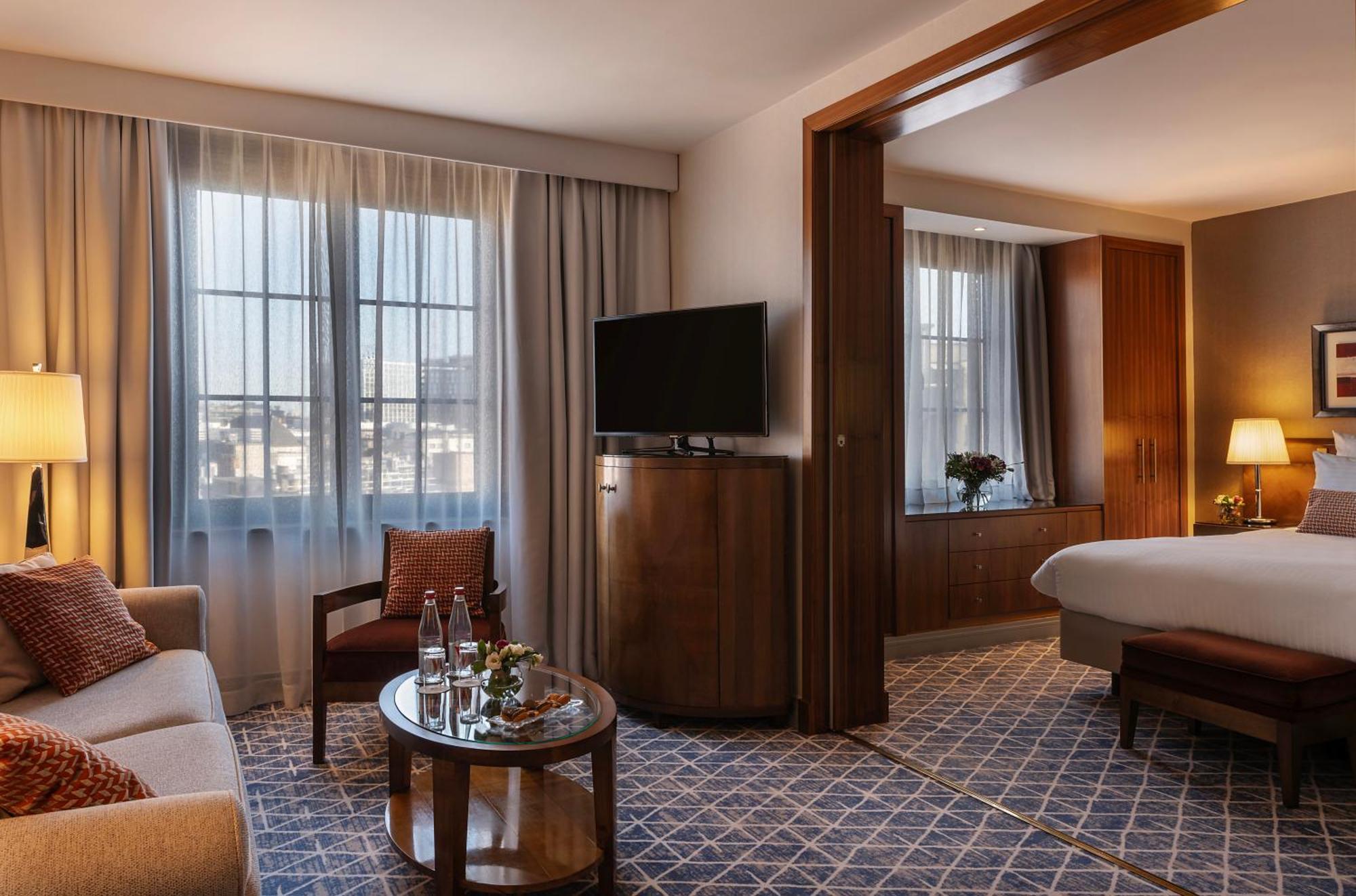Warwick Suite