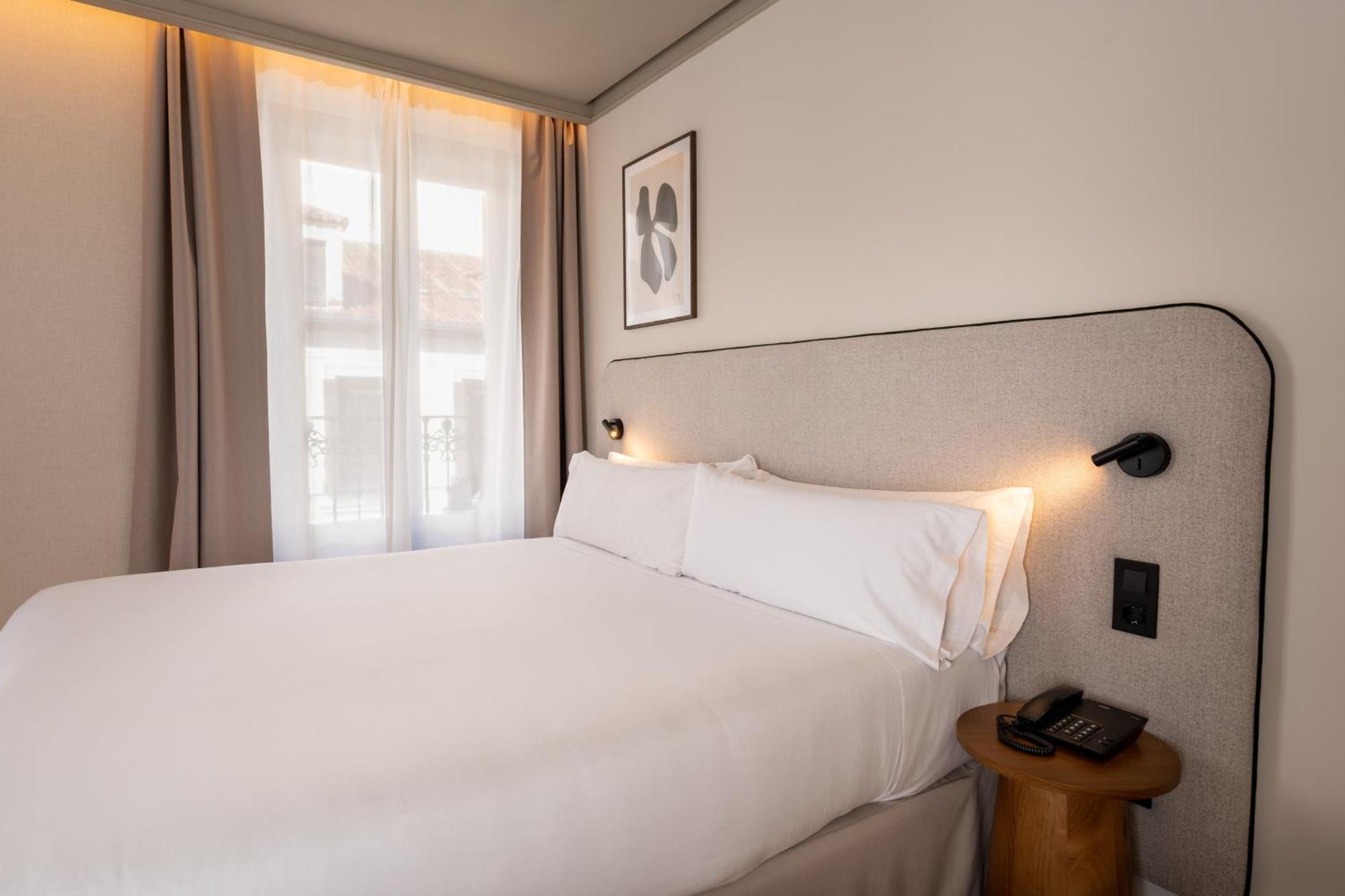 Deluxe King Room City View